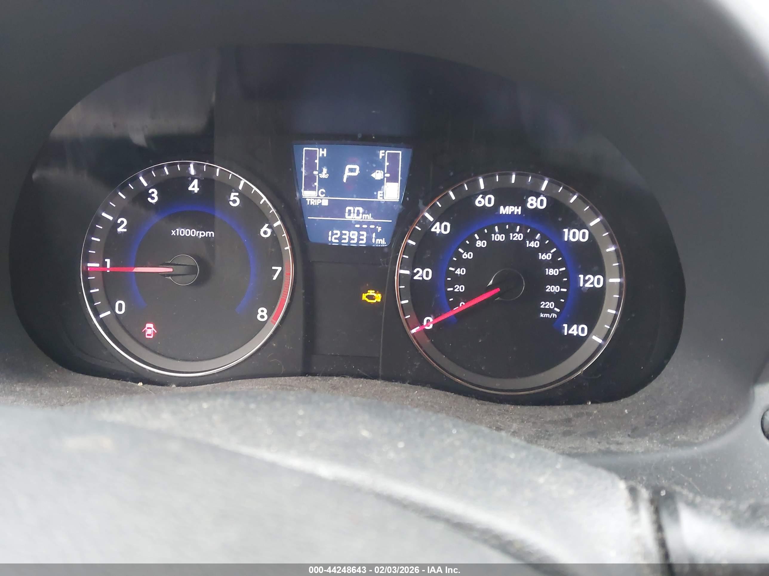 HYUNDAI ACCENT image 7