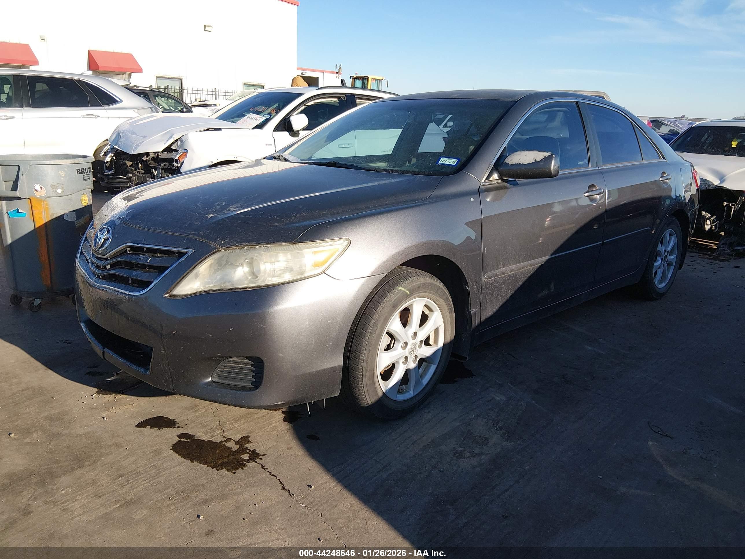 TOYOTA CAMRY image 2