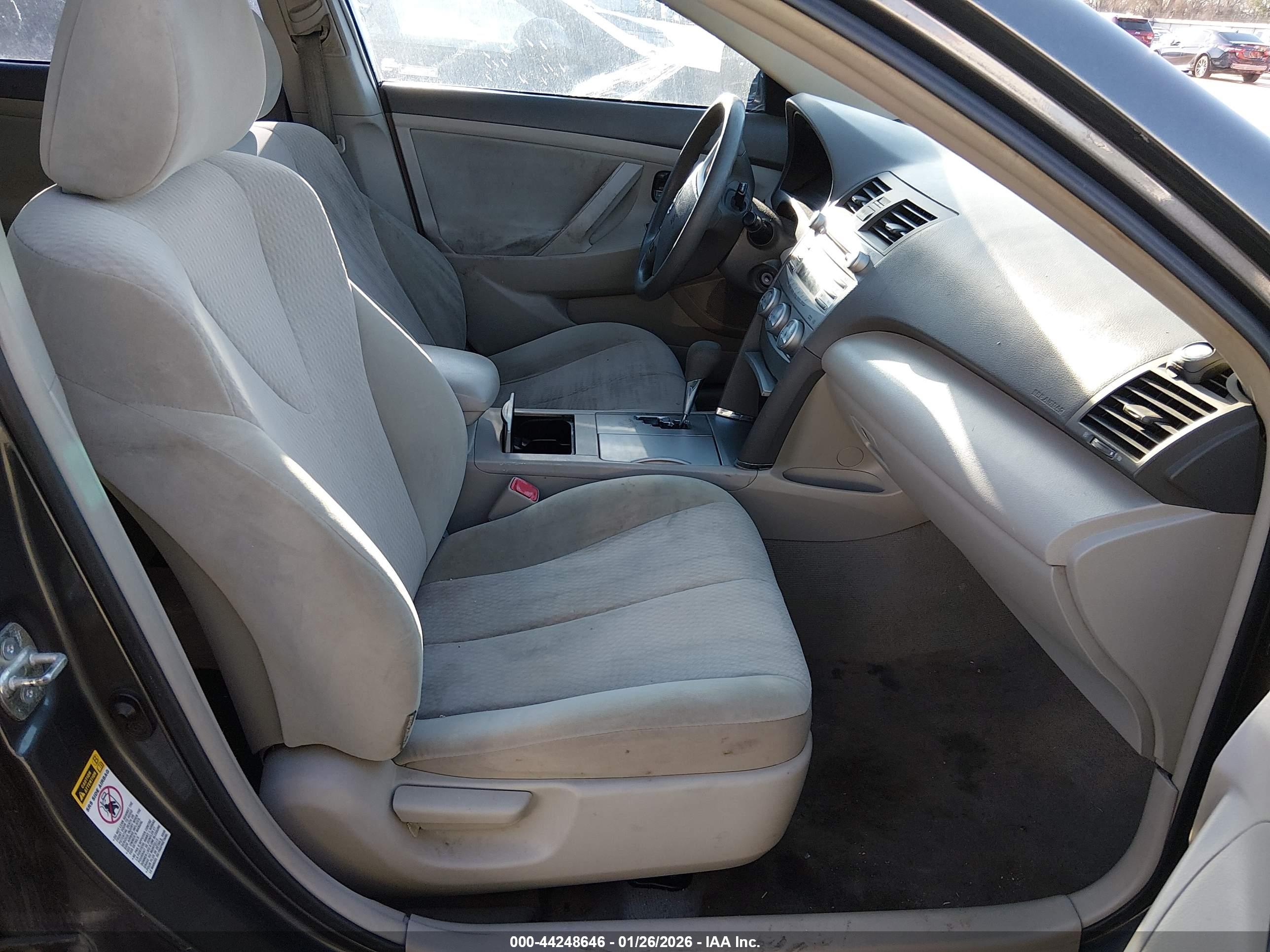 TOYOTA CAMRY image 5