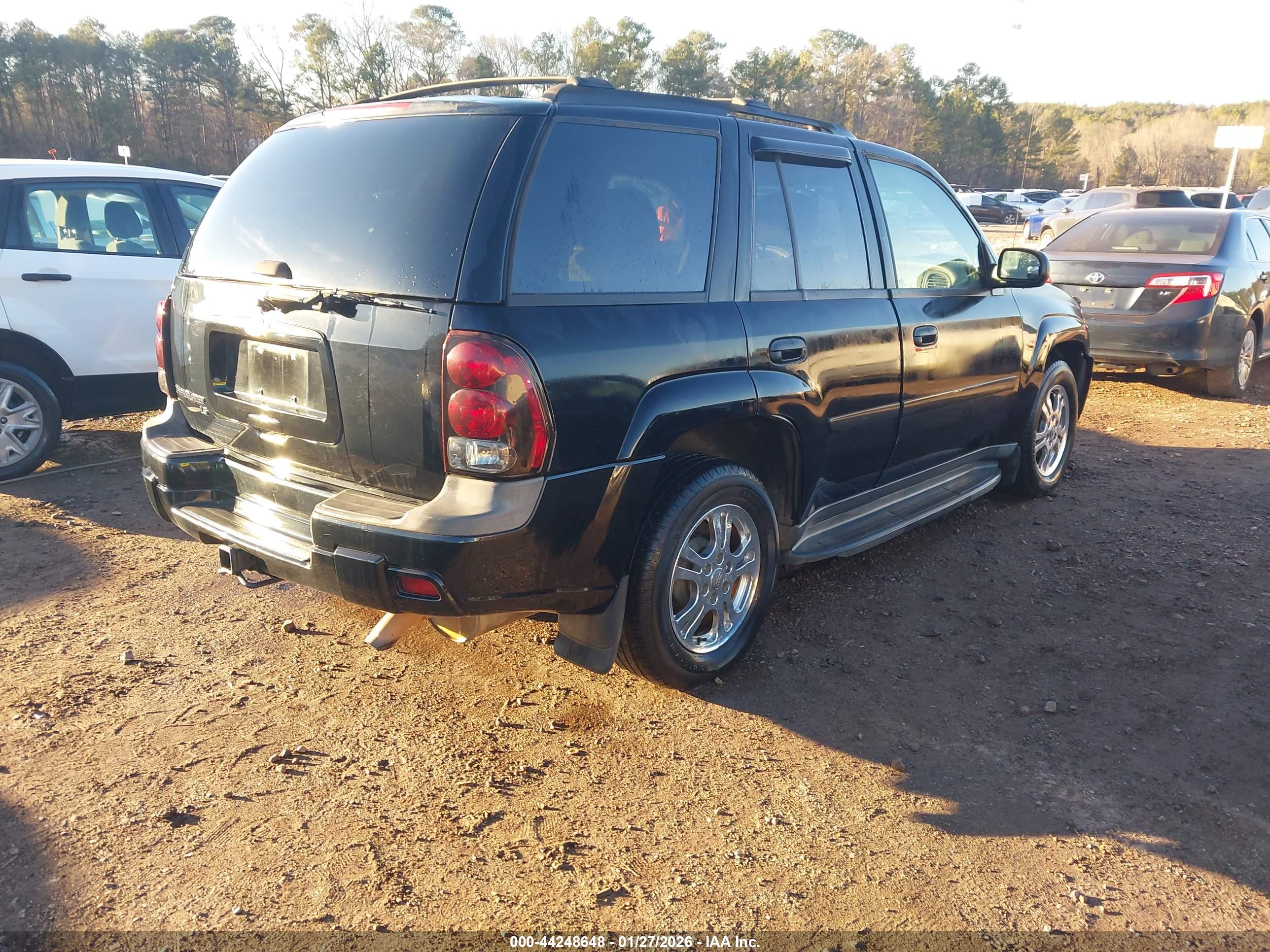 CHEVROLET TRAILBLAZER image 4