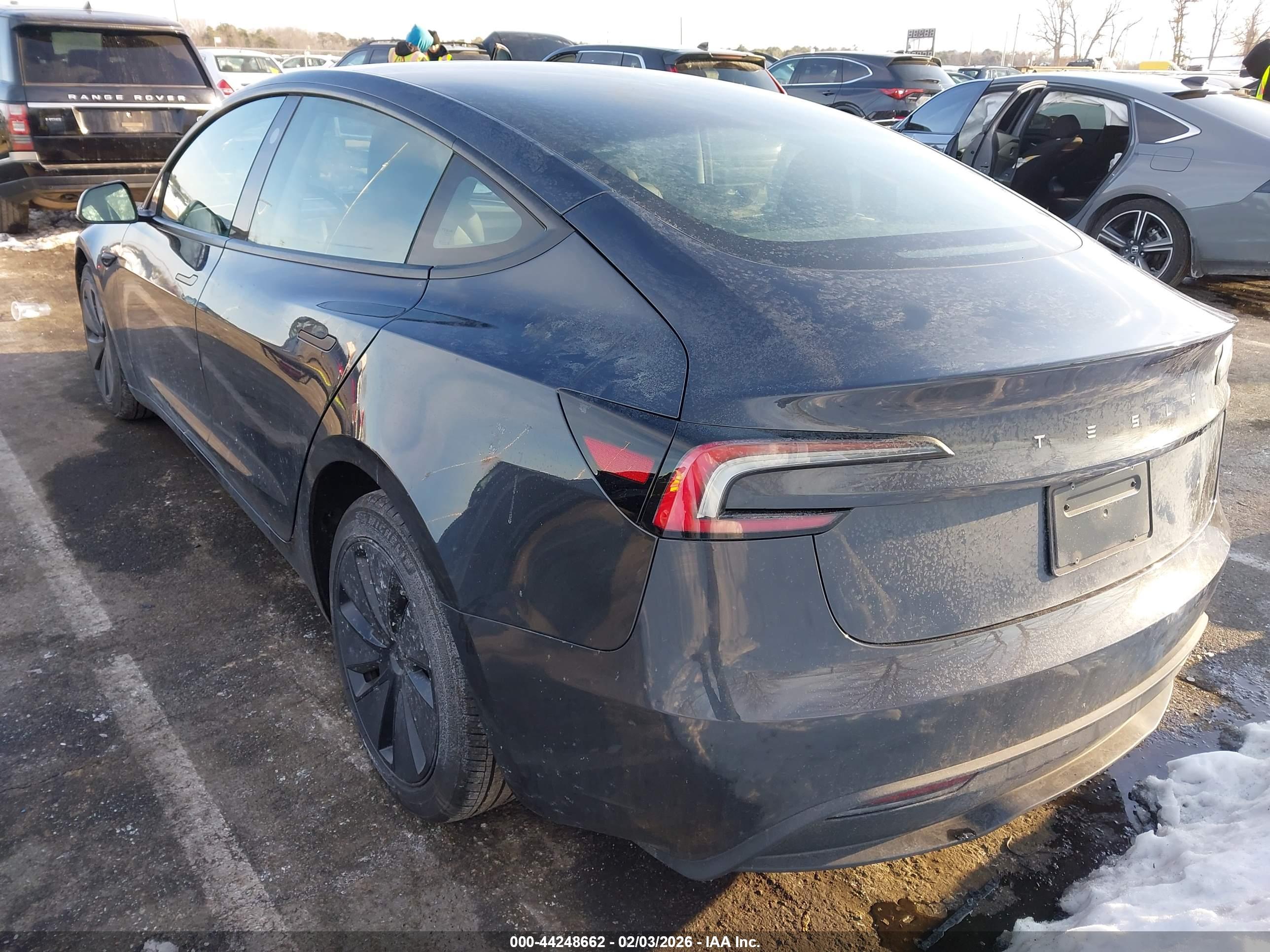 TESLA MODEL image 3