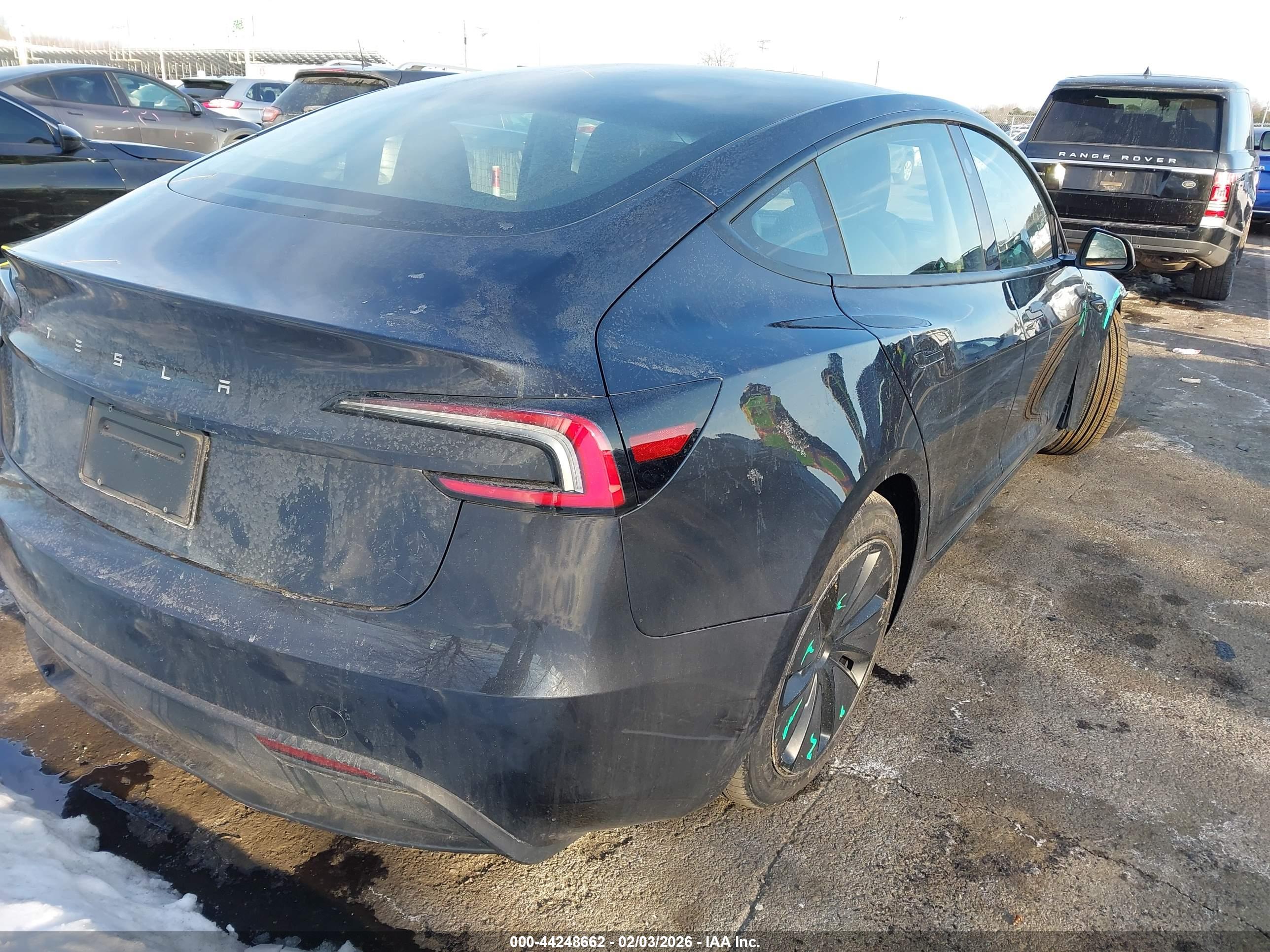TESLA MODEL image 4