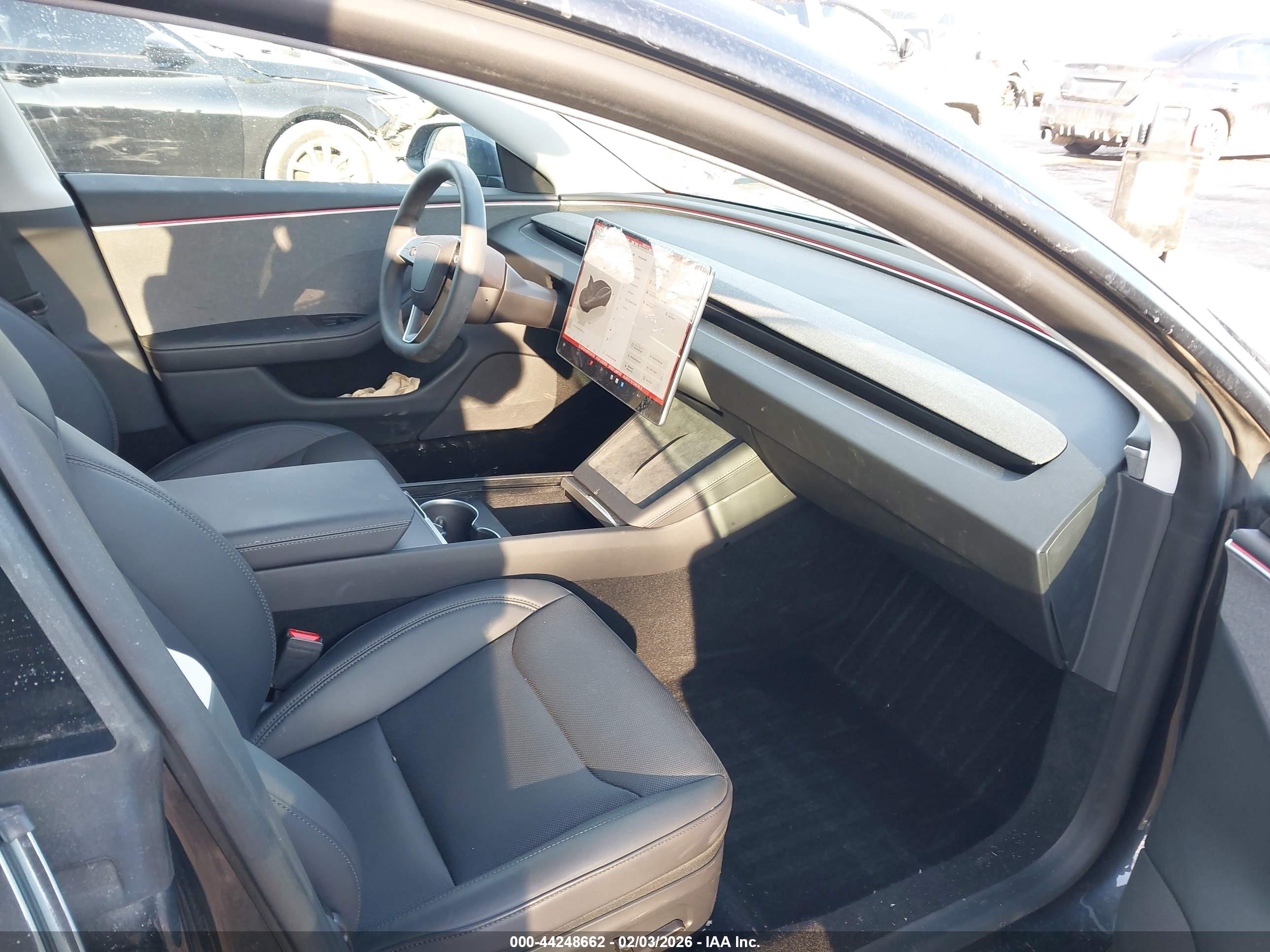 TESLA MODEL image 5