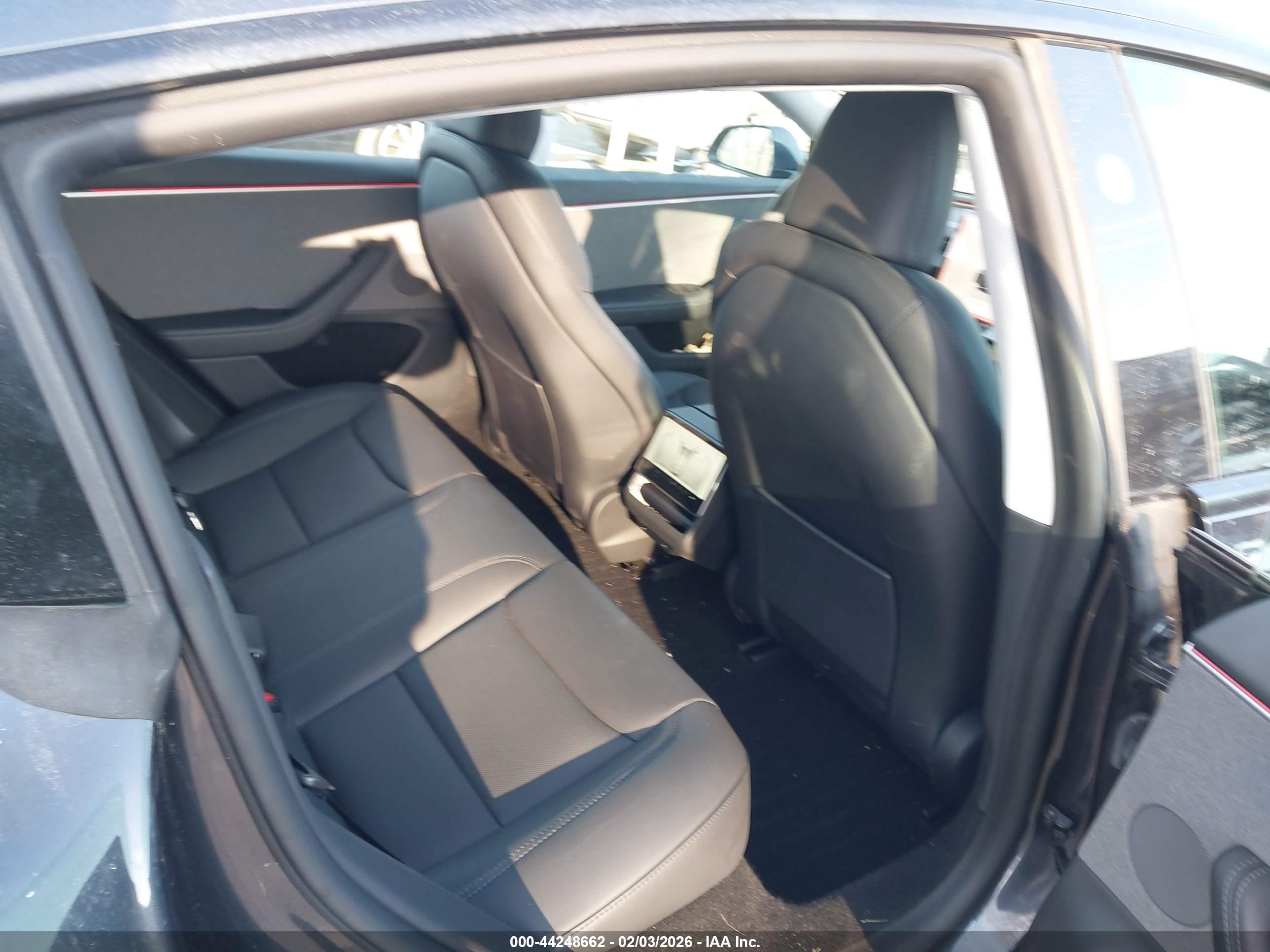 TESLA MODEL image 8