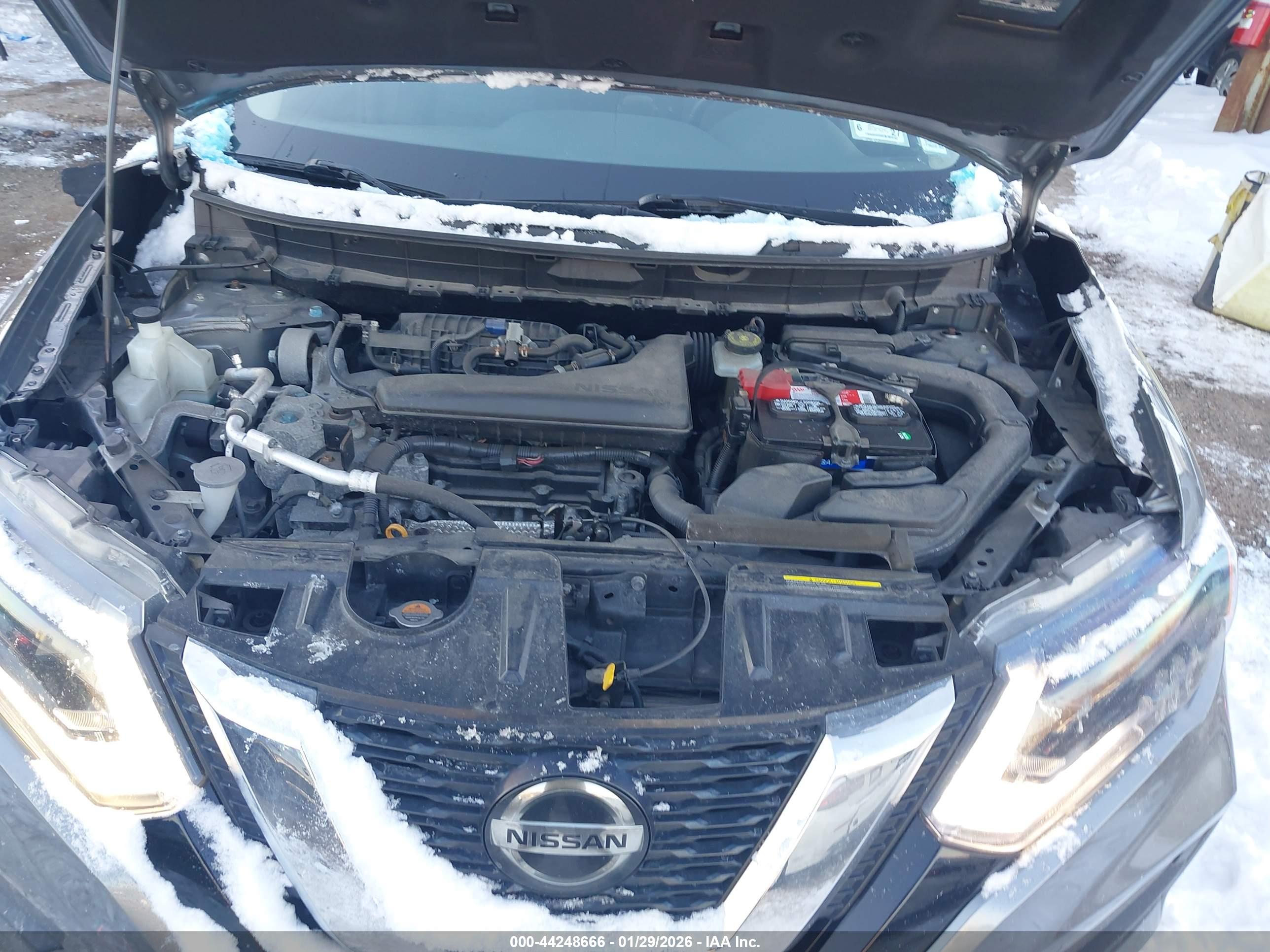 NISSAN ROGUE image 10