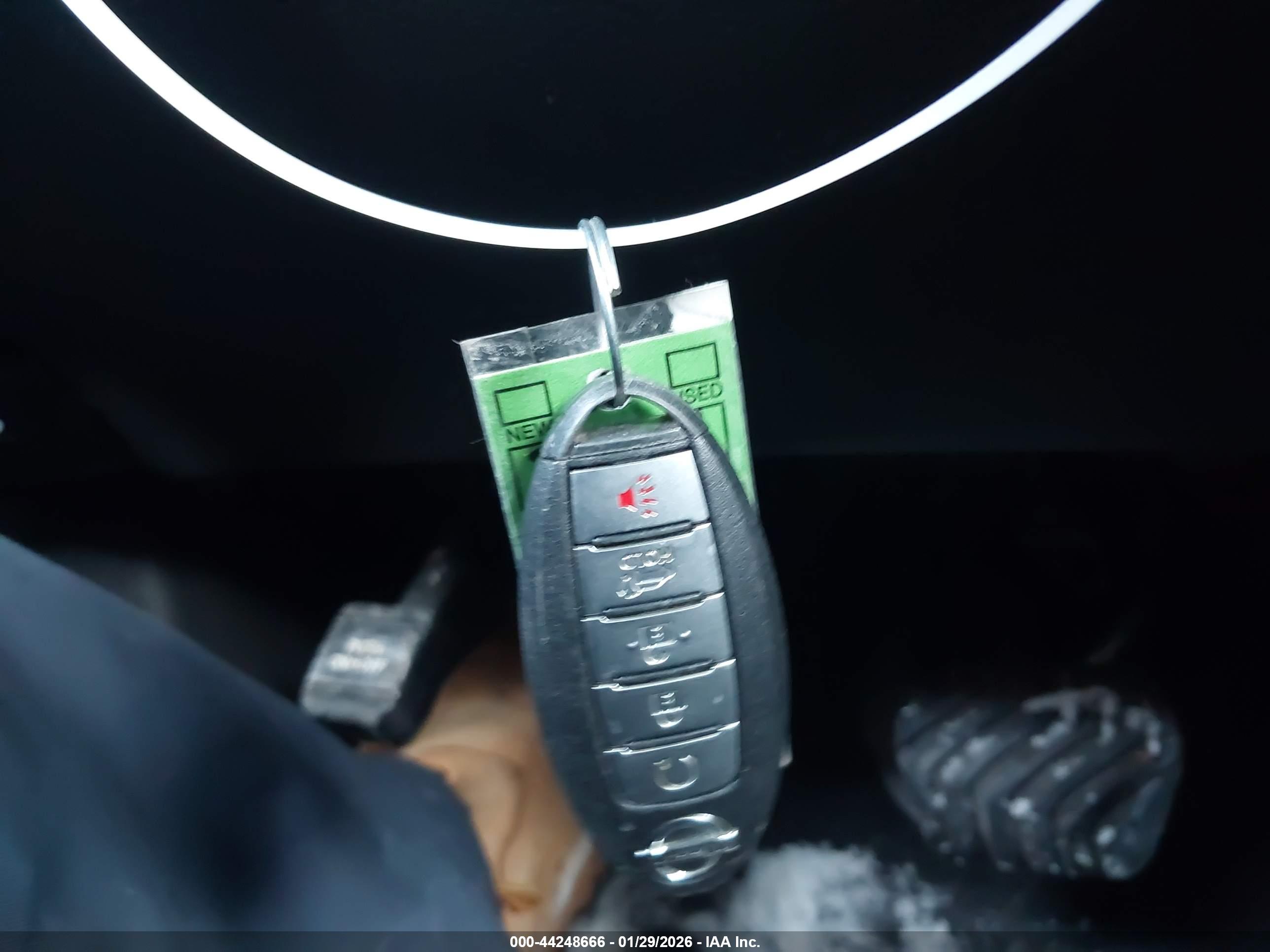 NISSAN ROGUE image 11