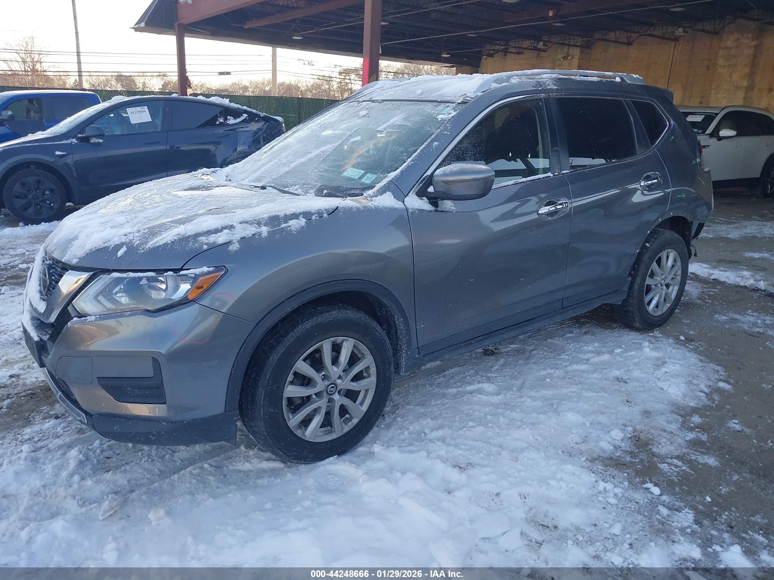 NISSAN ROGUE image 2