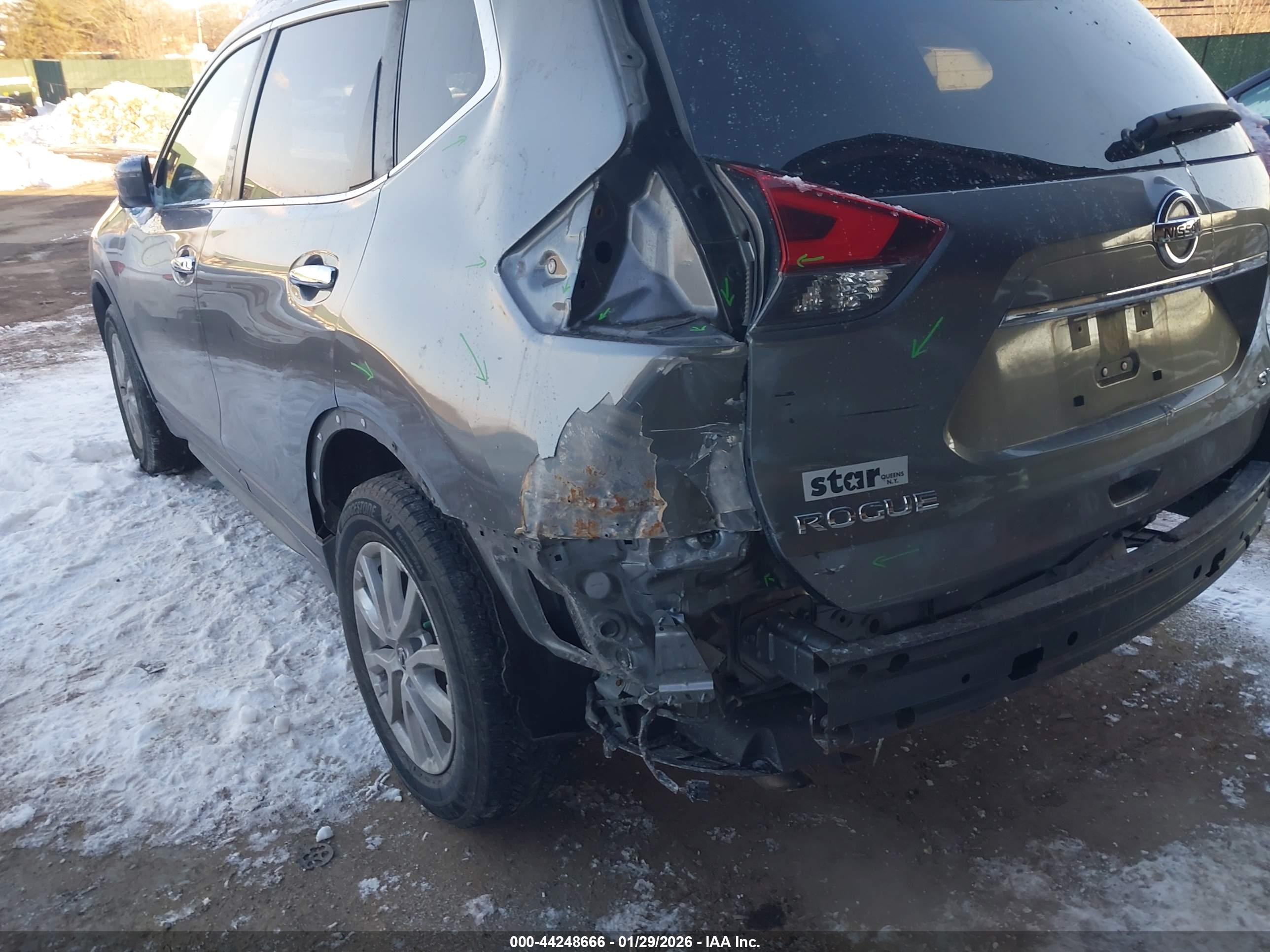 NISSAN ROGUE image 6
