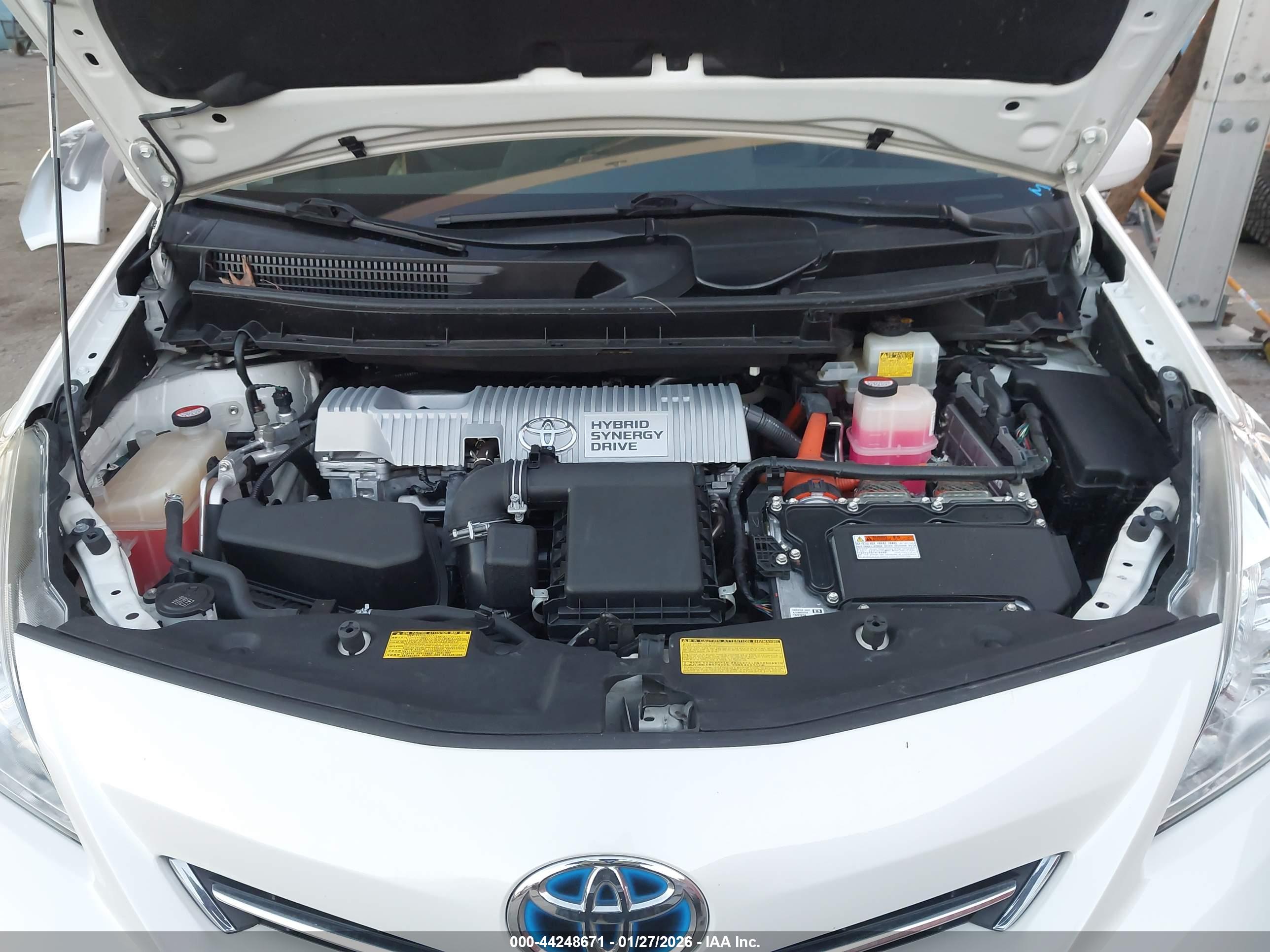 TOYOTA PRIUS image 10