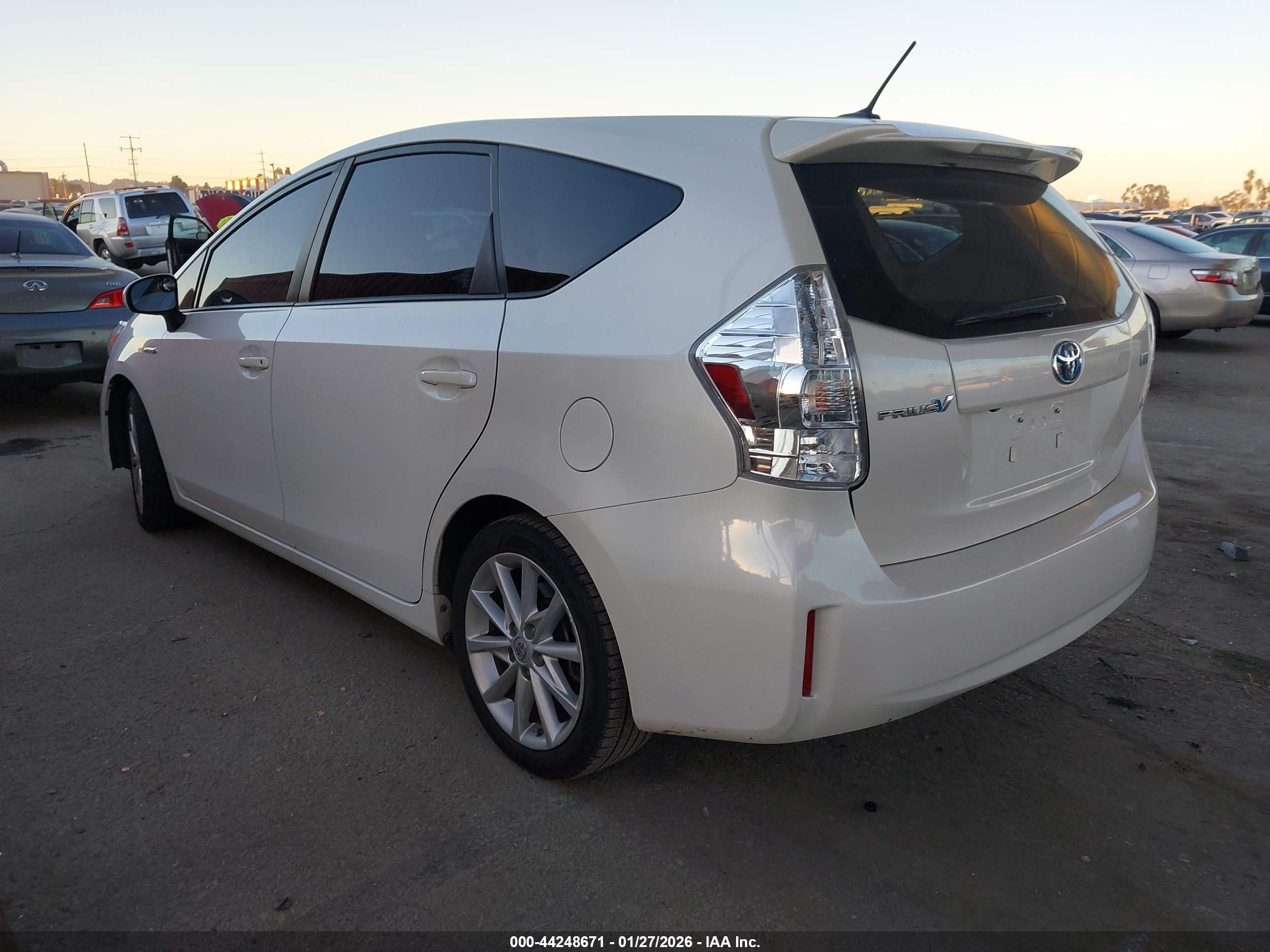 TOYOTA PRIUS image 3