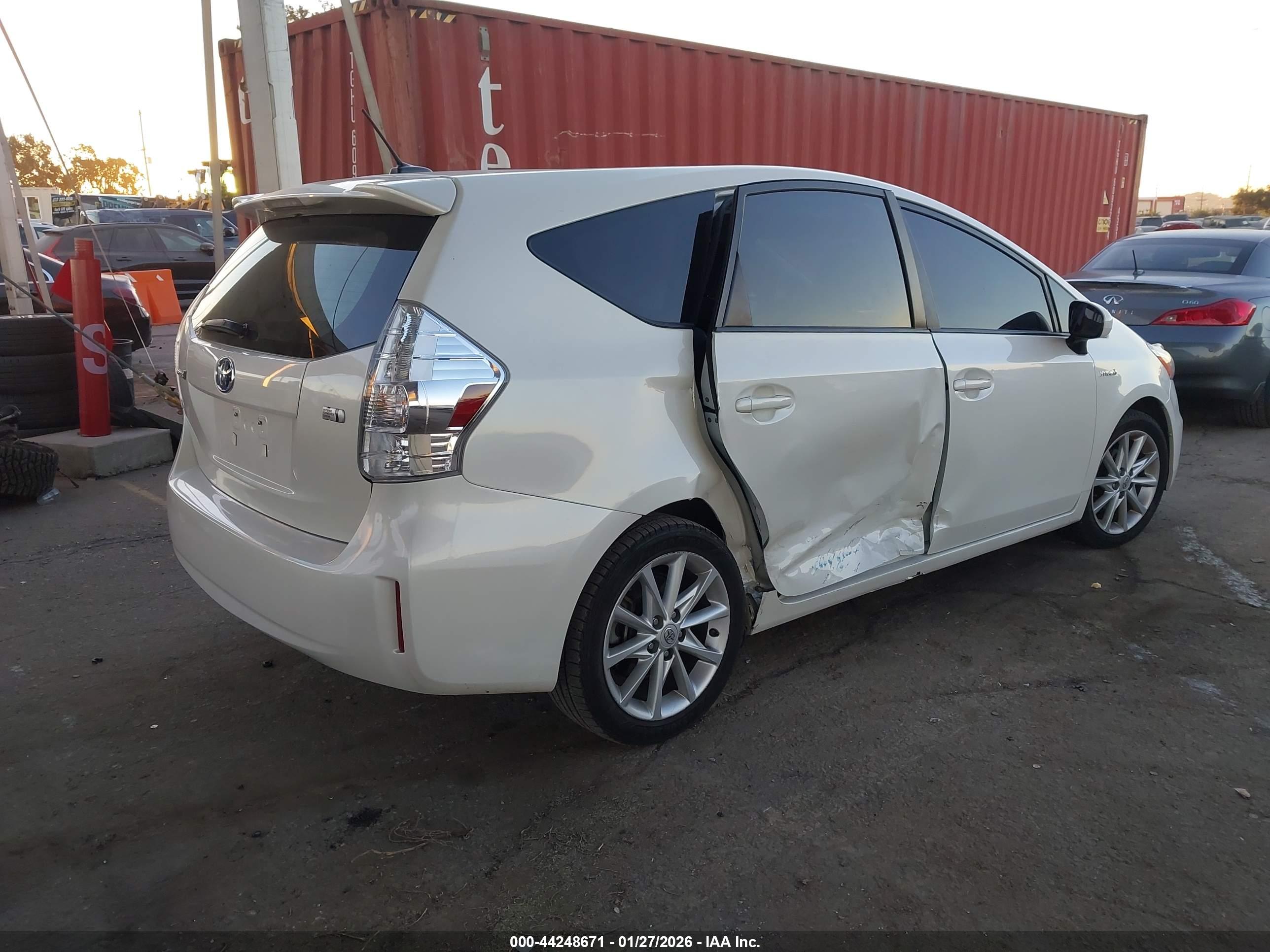 TOYOTA PRIUS image 4
