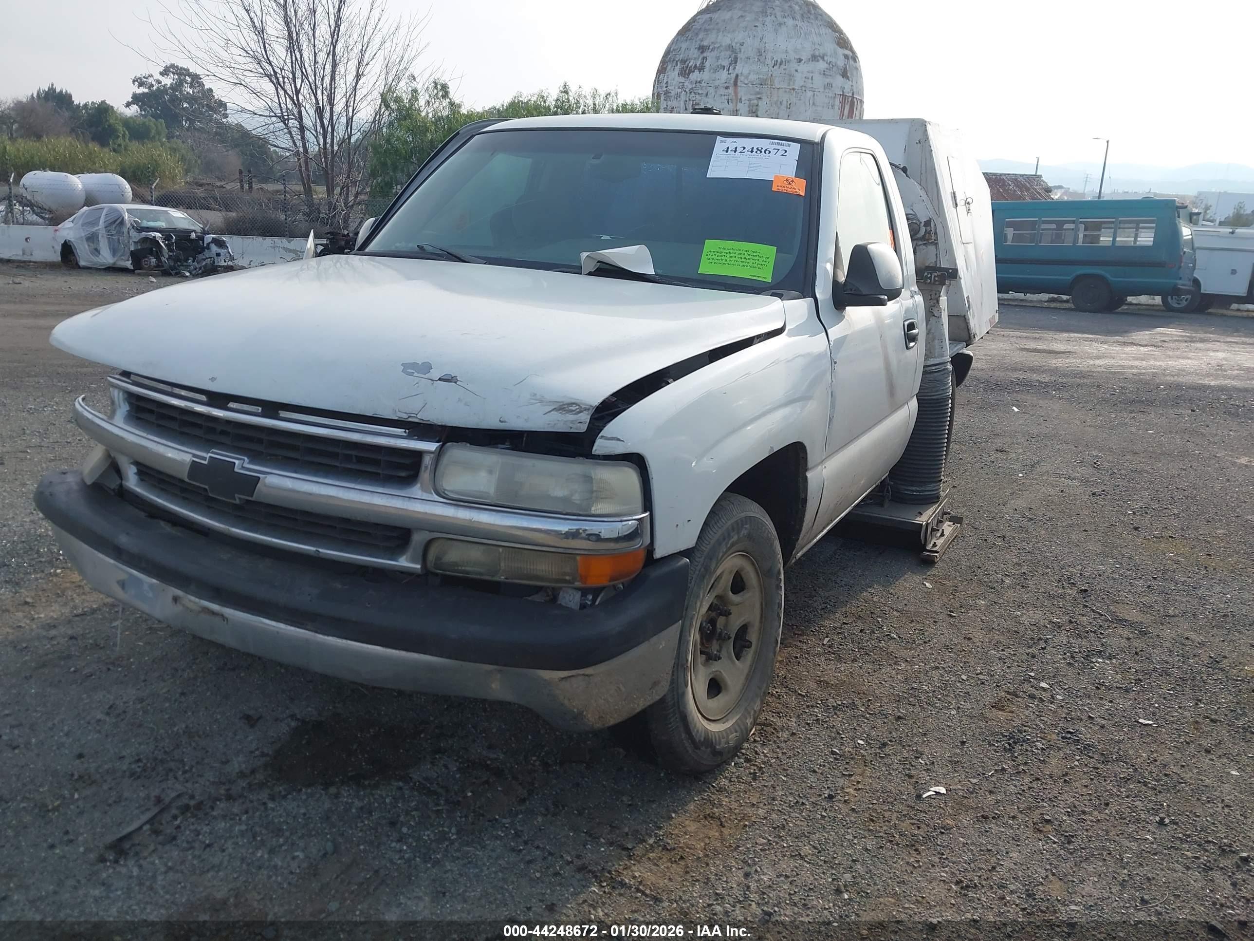 CHEVROLET SILVERADO image 2