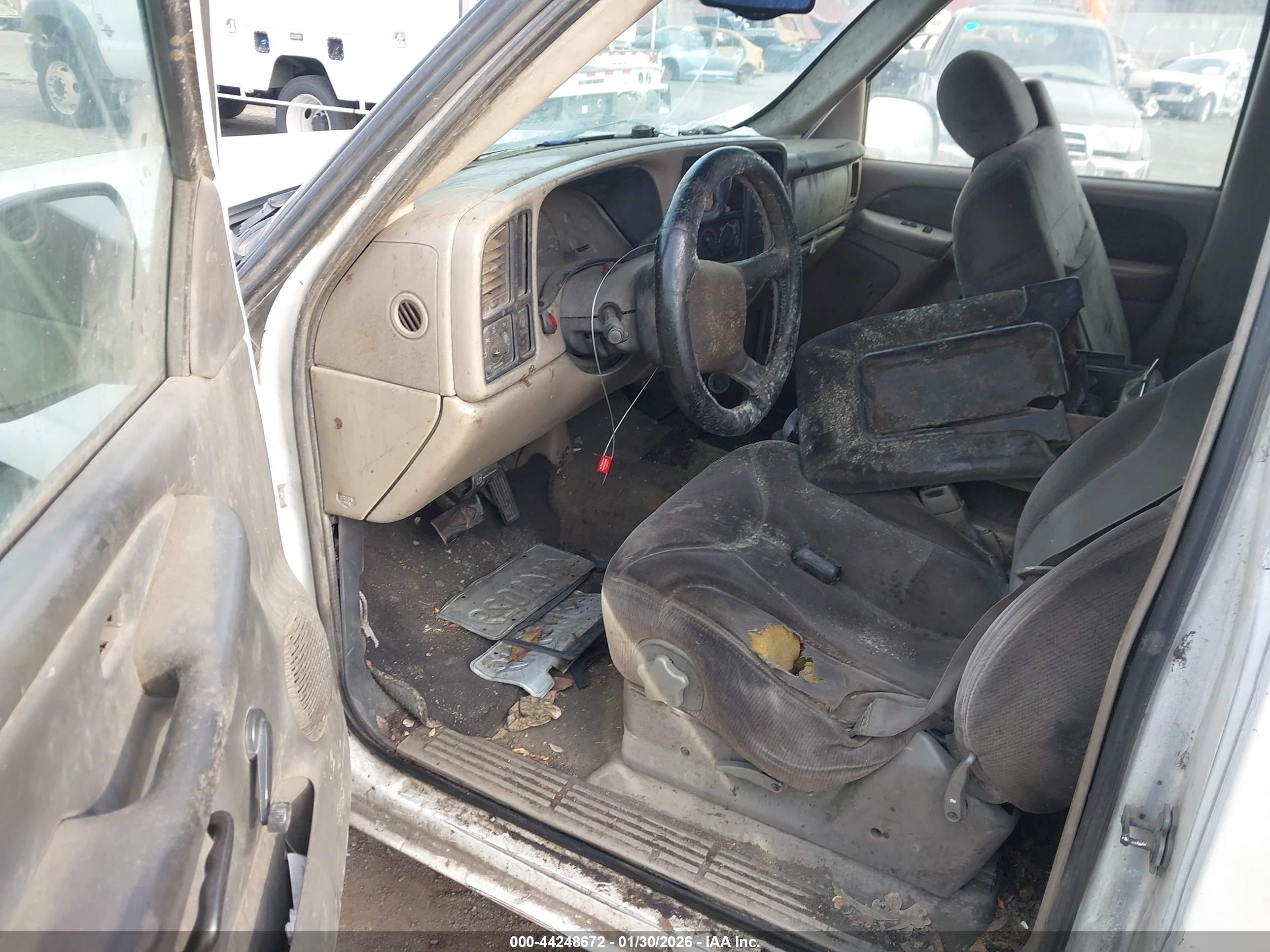 CHEVROLET SILVERADO image 5