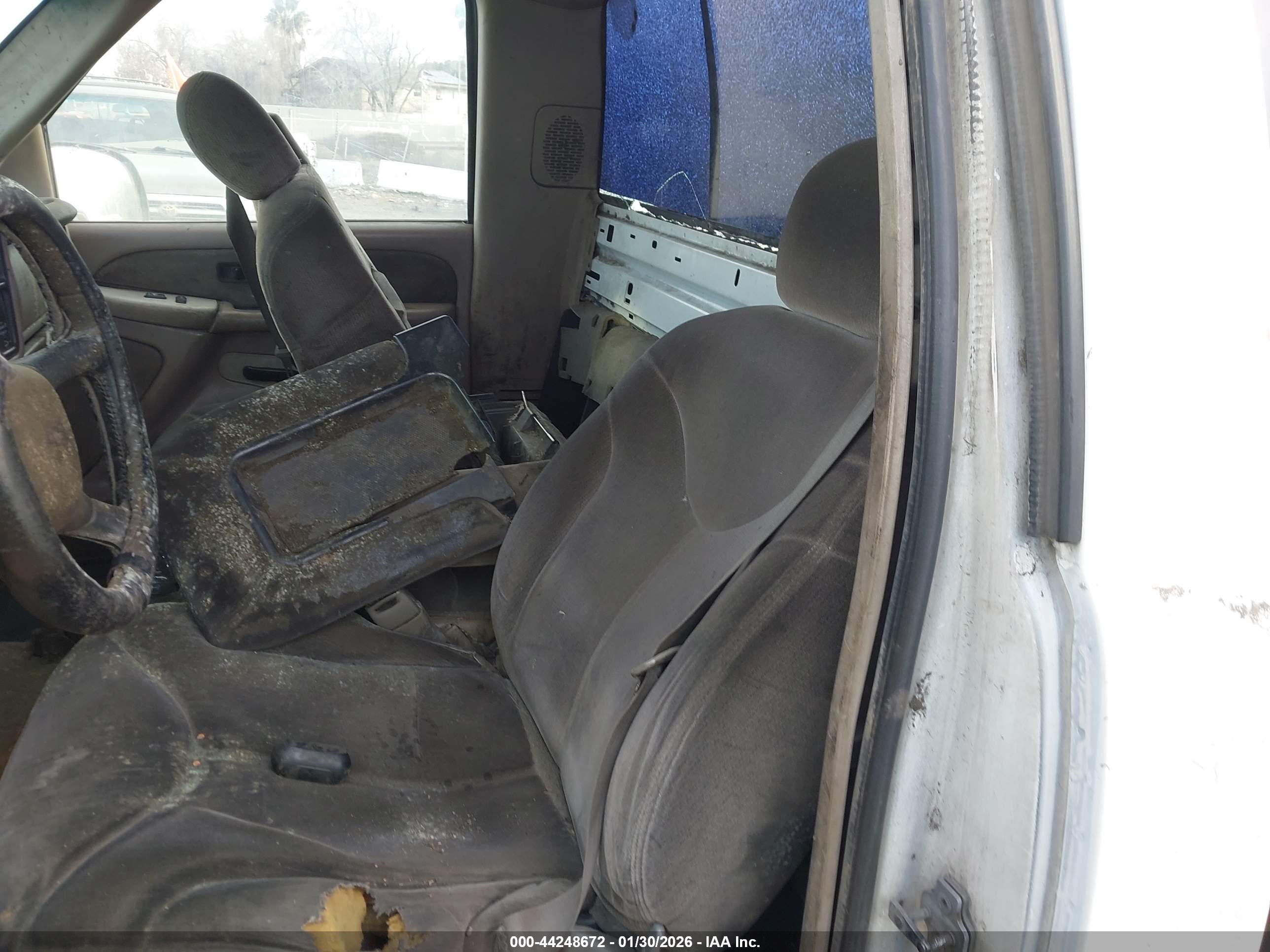 CHEVROLET SILVERADO image 8