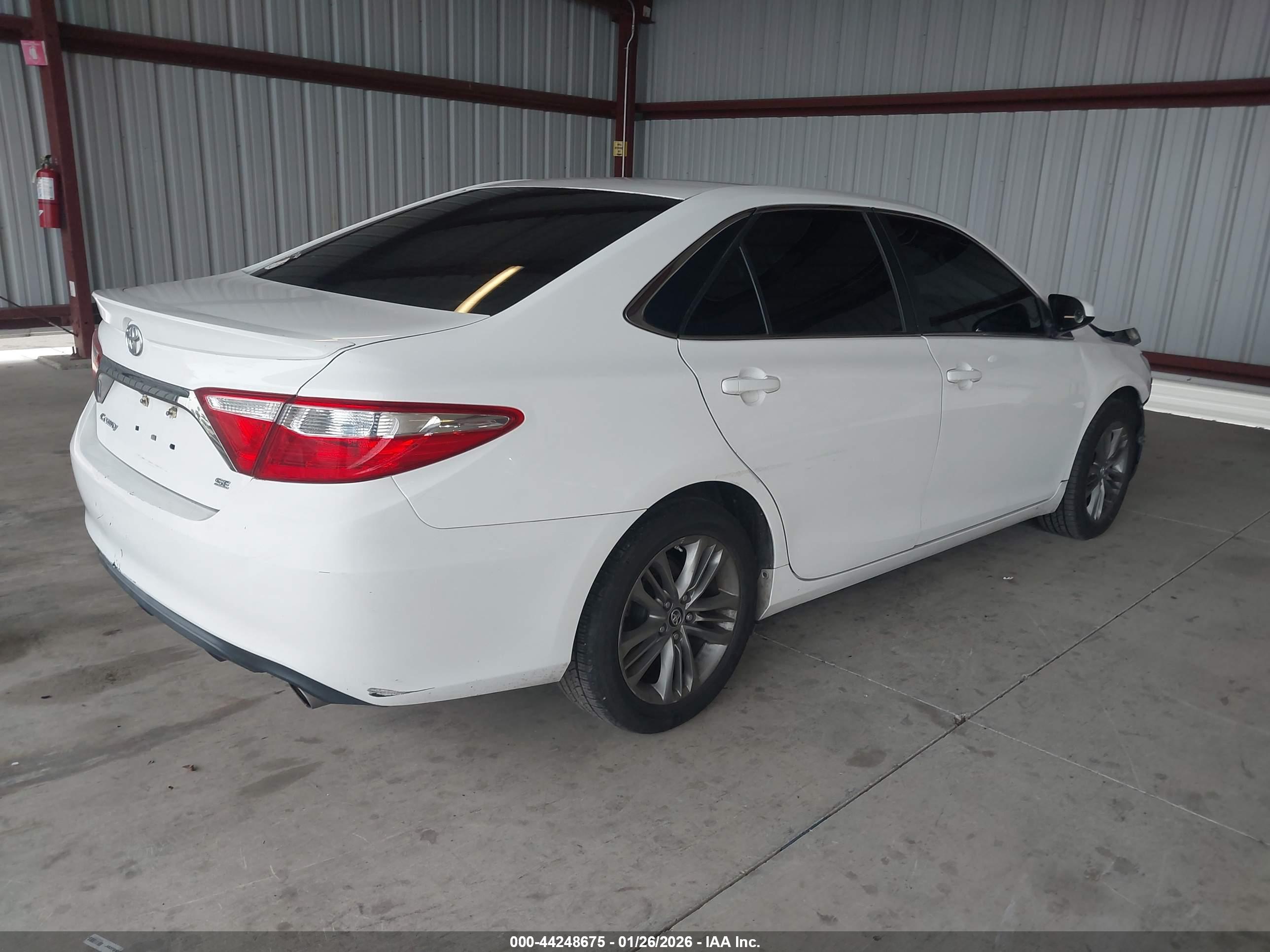 TOYOTA CAMRY image 4