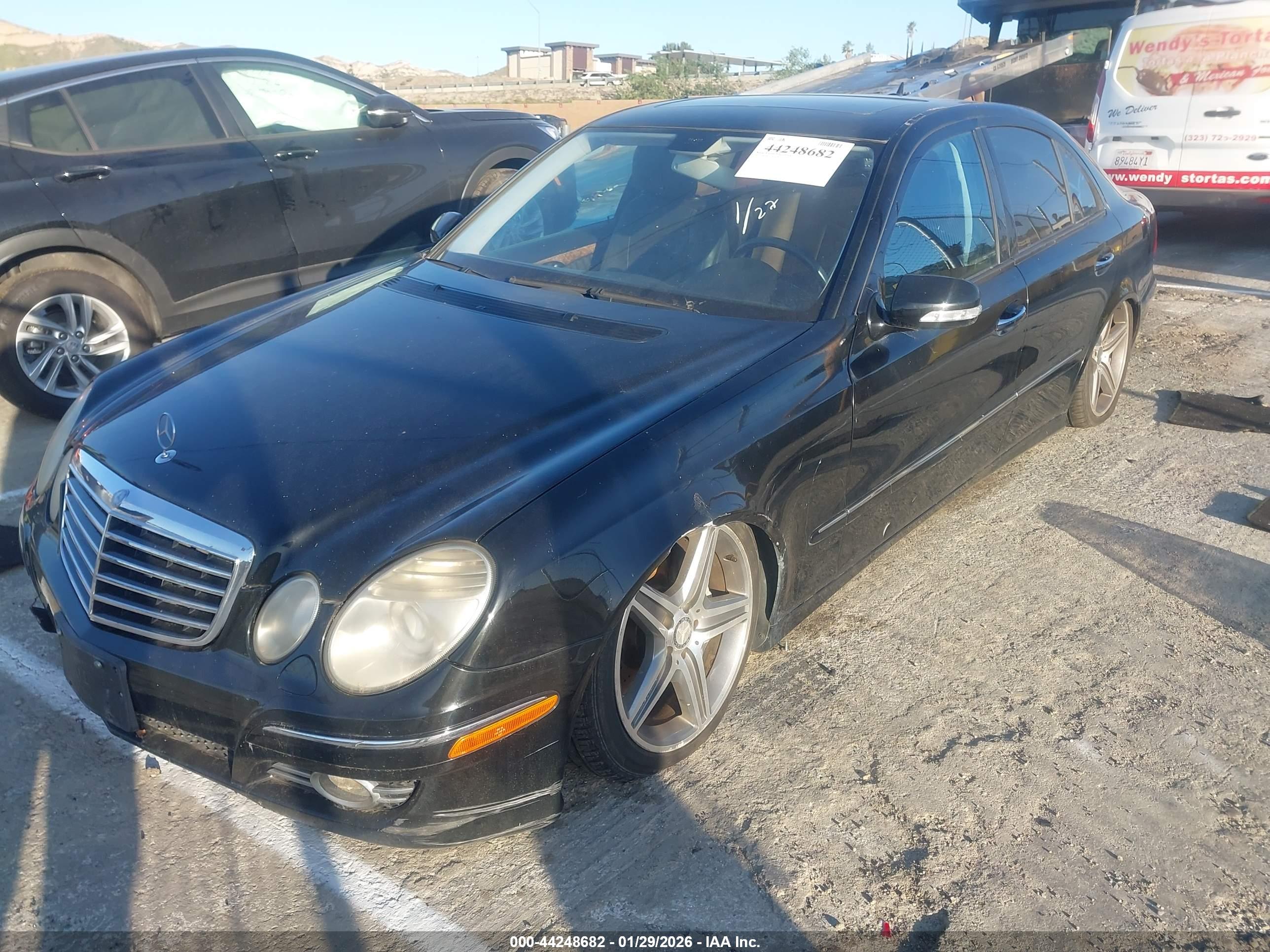 MERCEDES-BENZ E image 2
