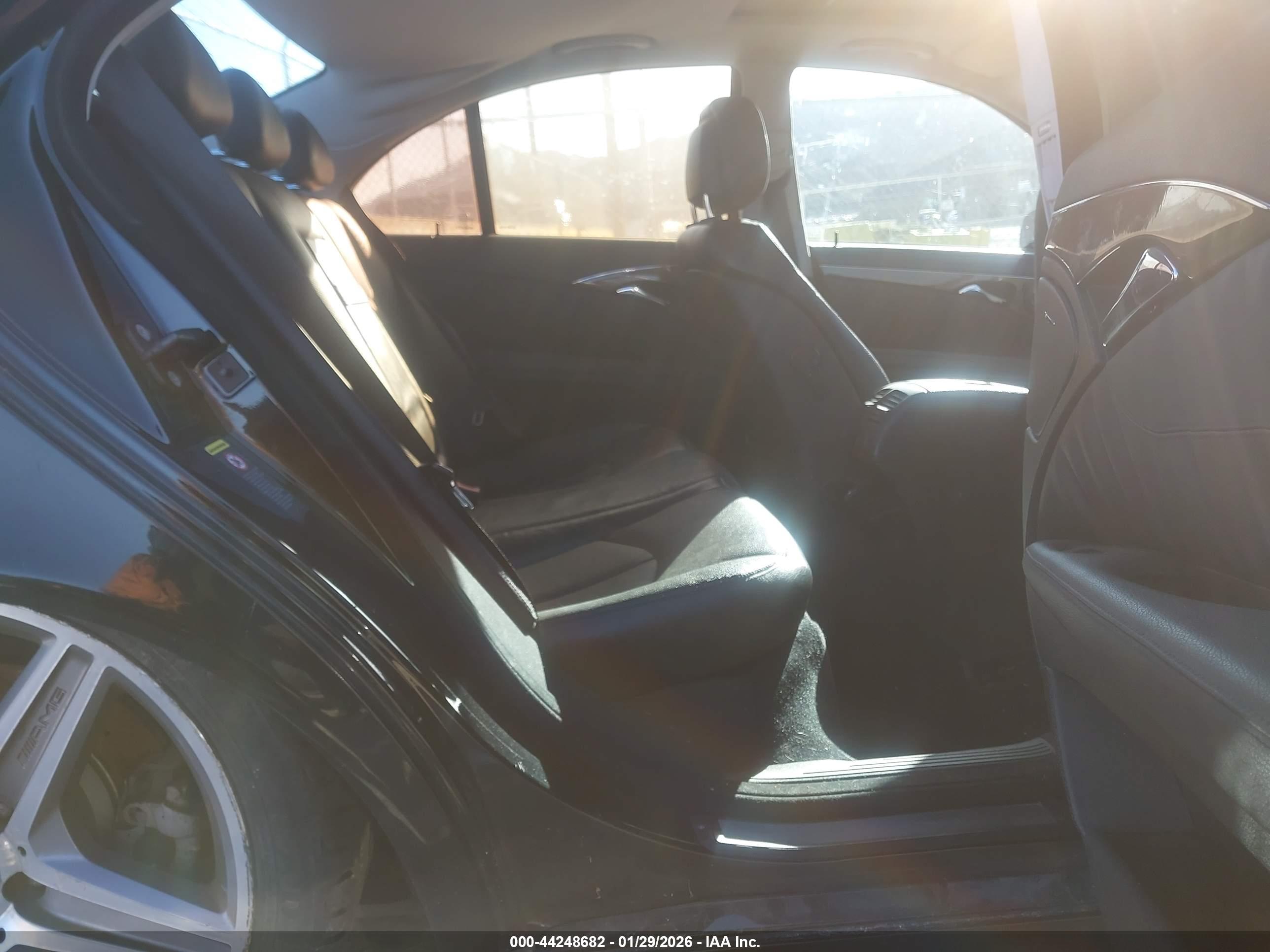MERCEDES-BENZ E image 8