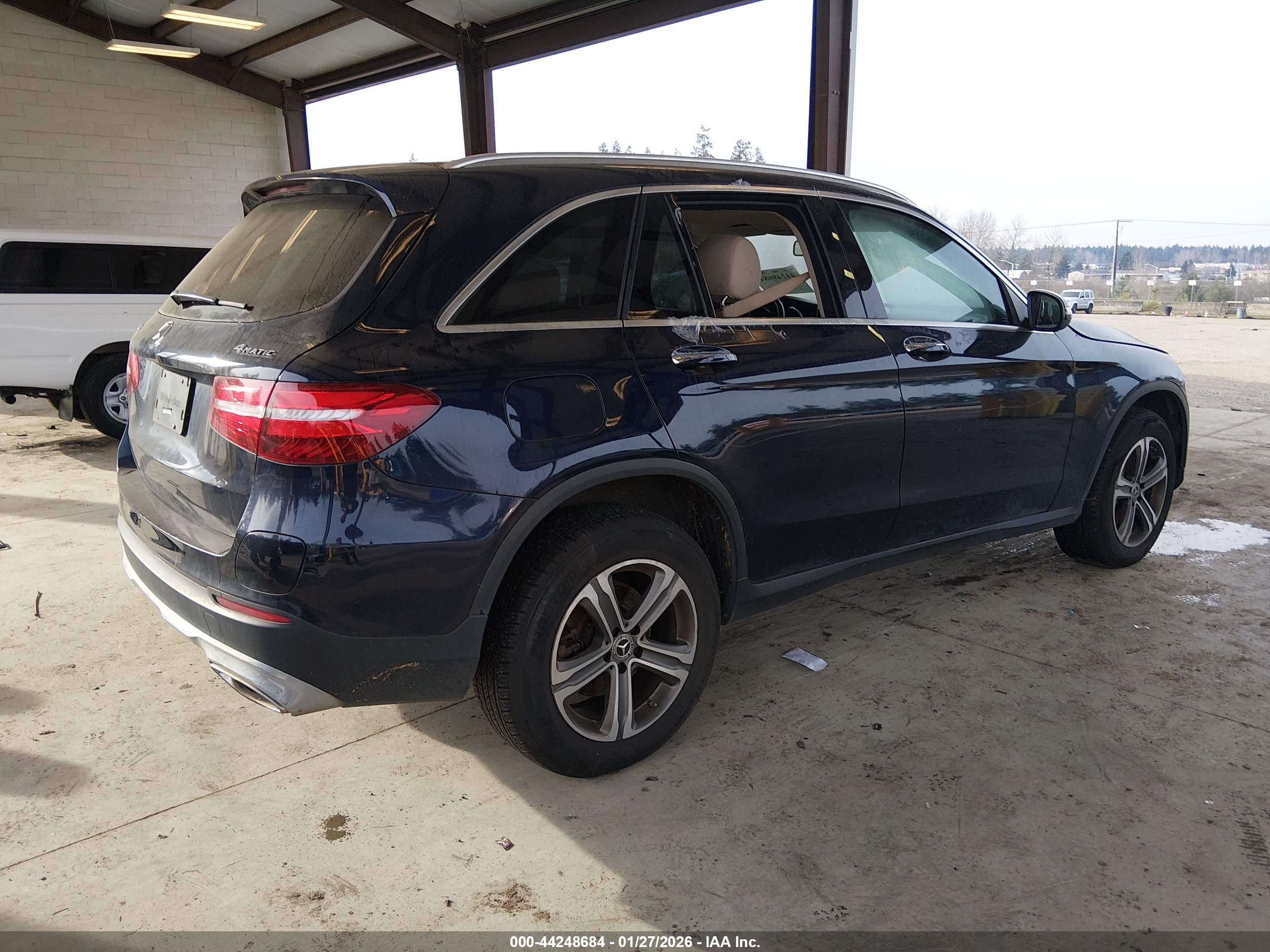MERCEDES-BENZ GLC image 4