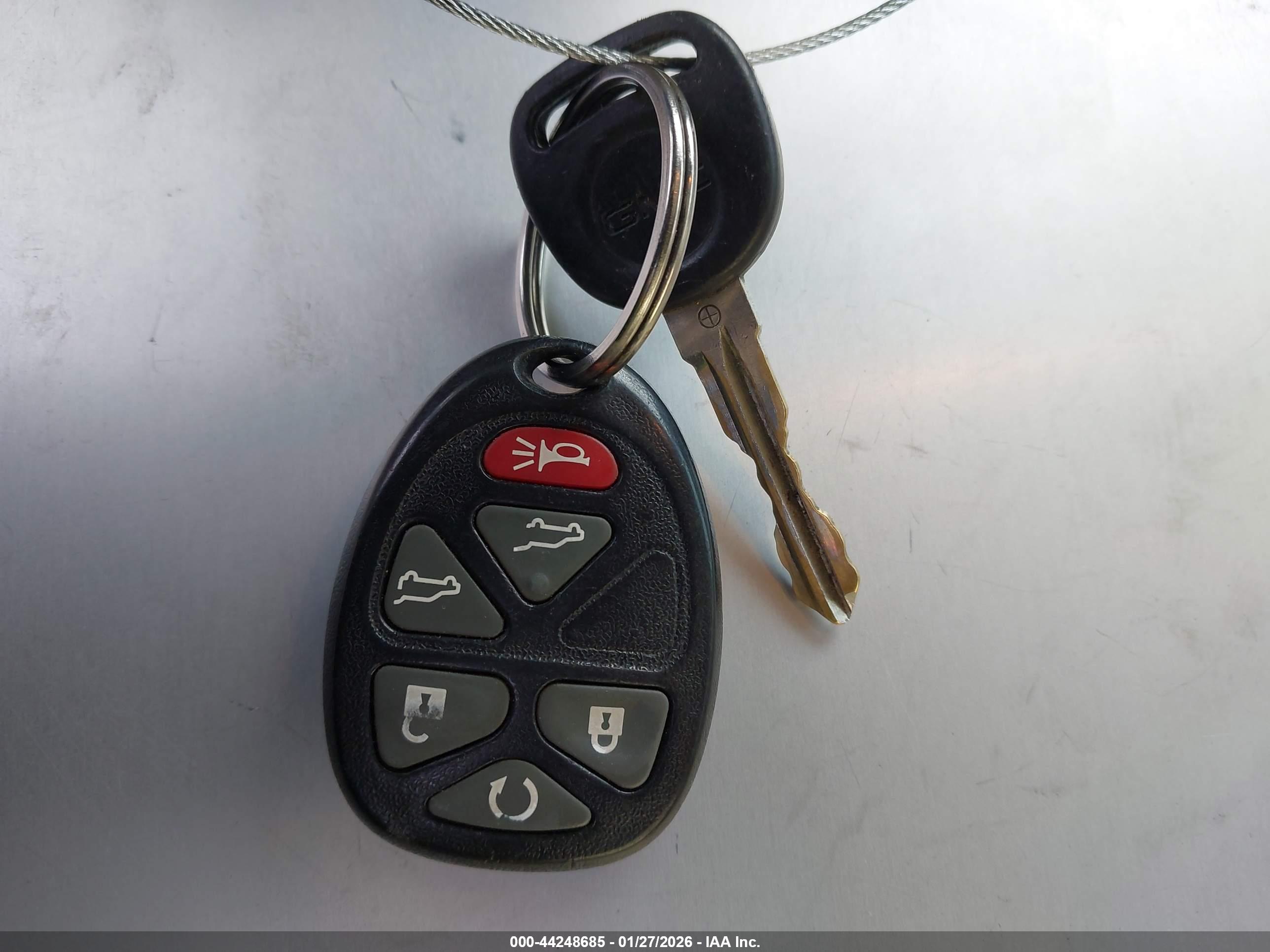 GMC YUKON image 11