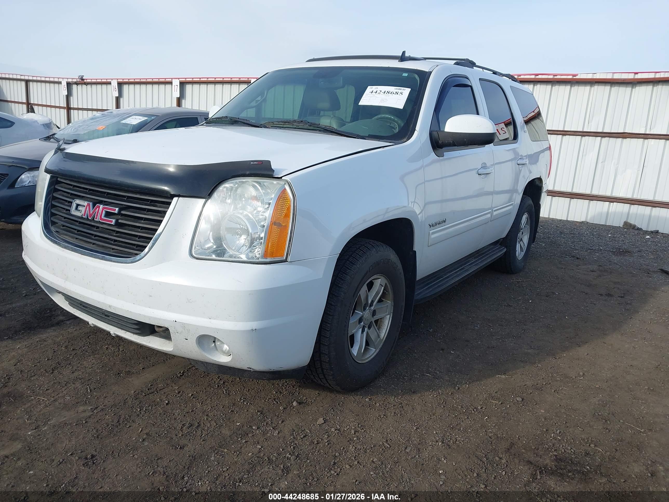 GMC YUKON image 2