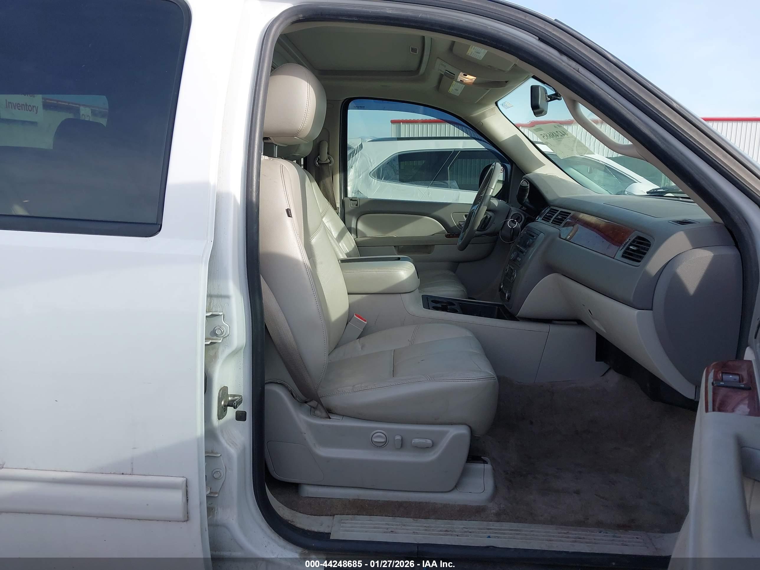 GMC YUKON image 5