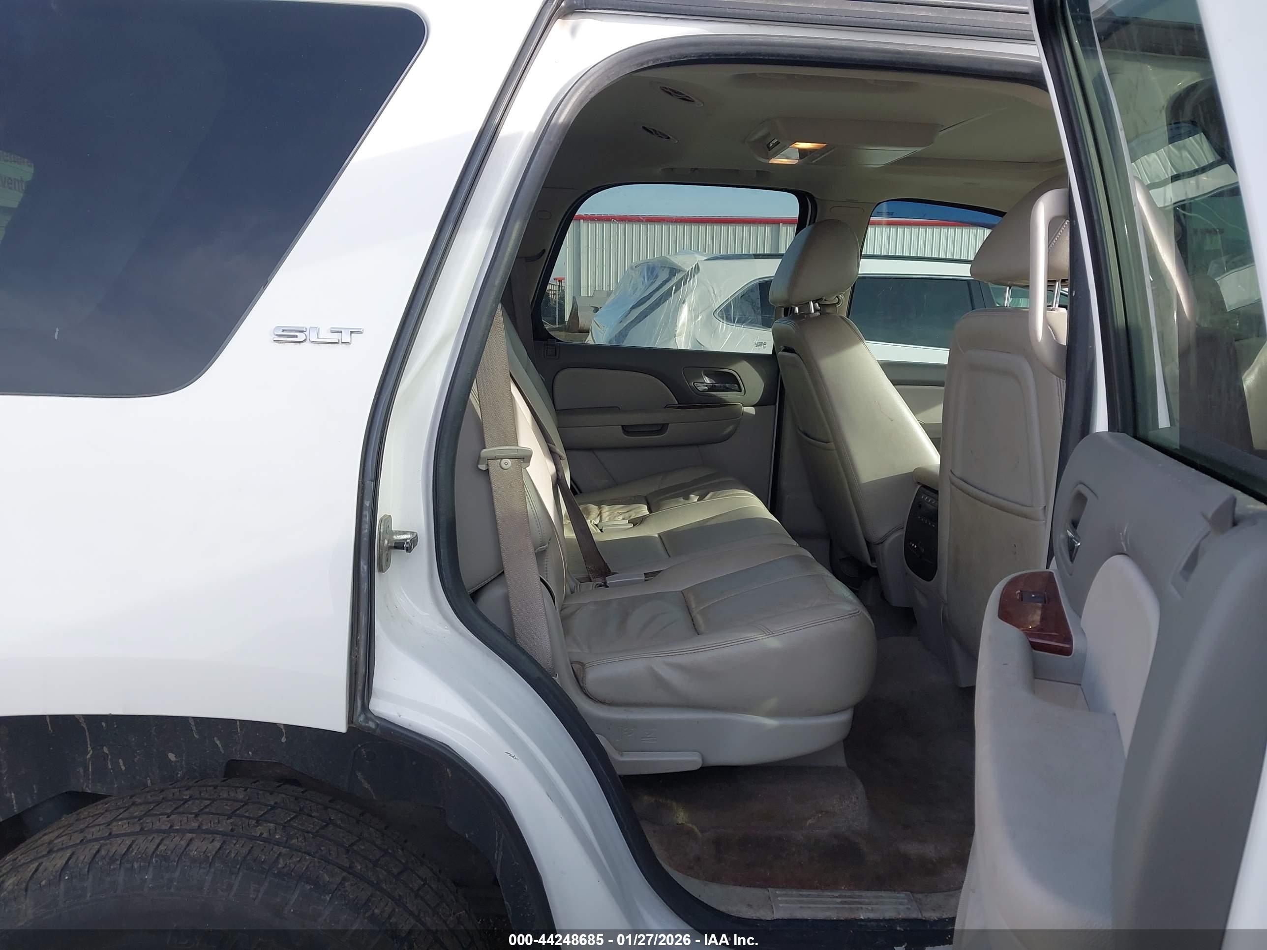 GMC YUKON image 8