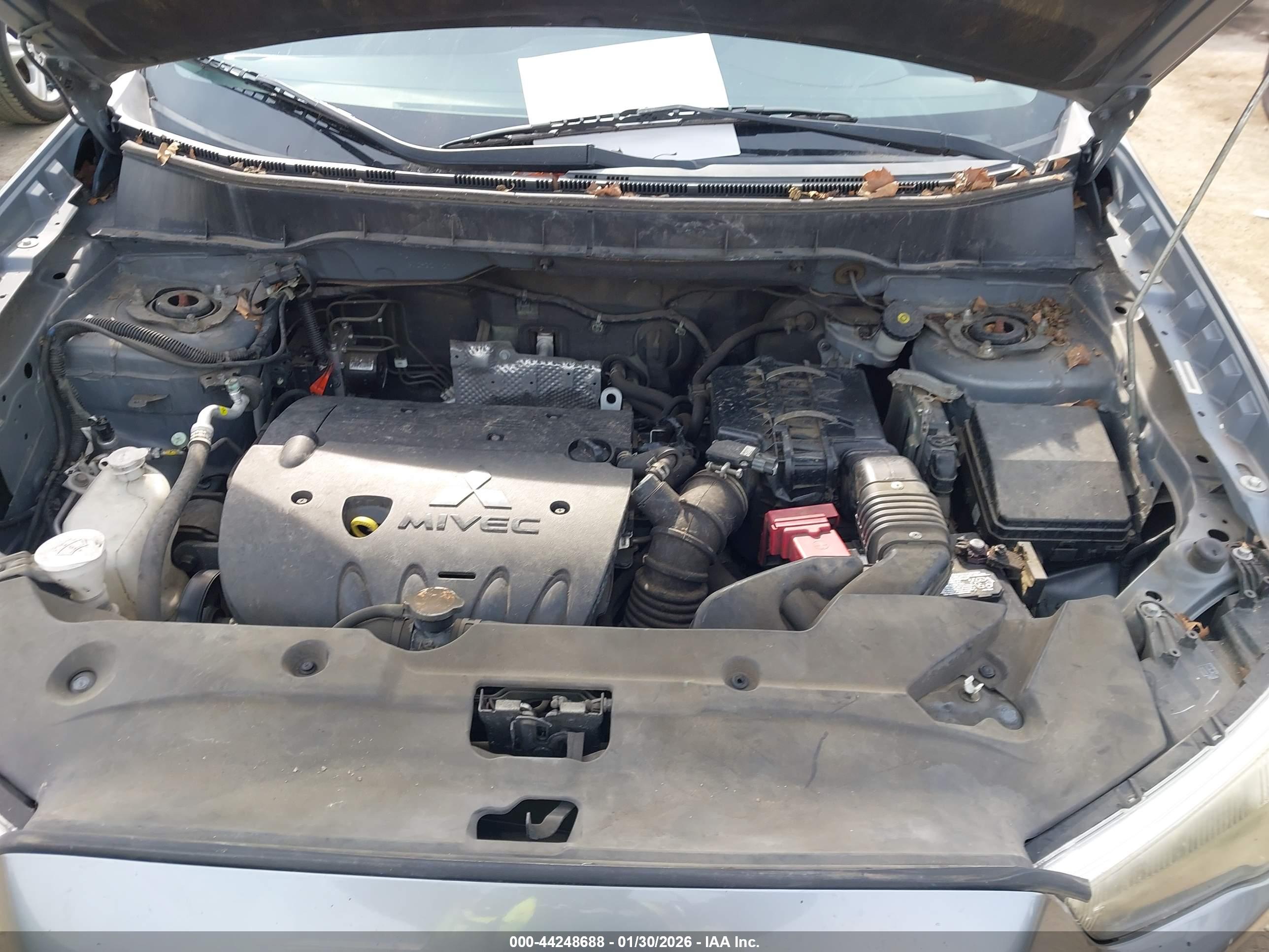 MITSUBISHI OUTLANDER image 10