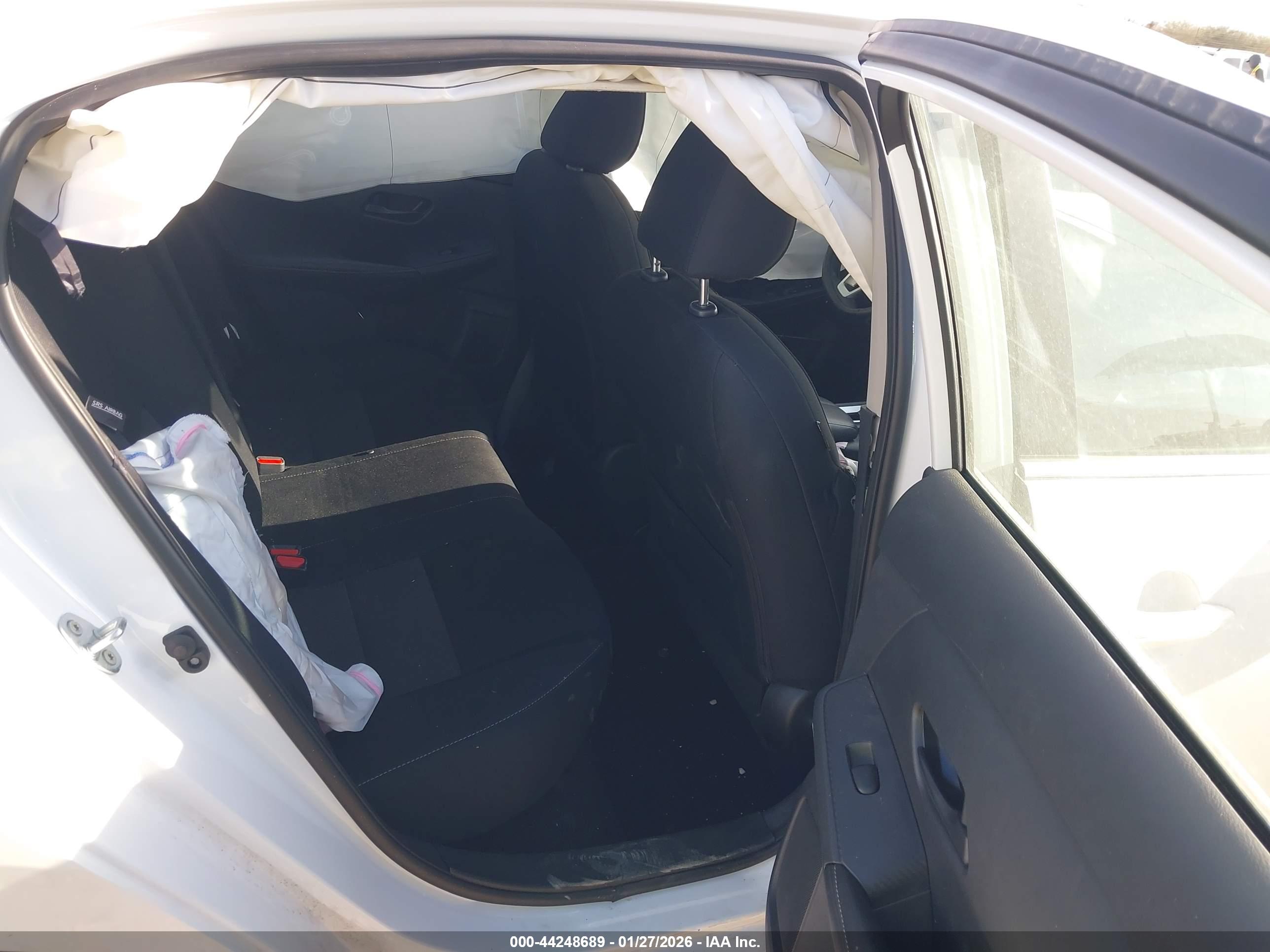NISSAN SENTRA image 8