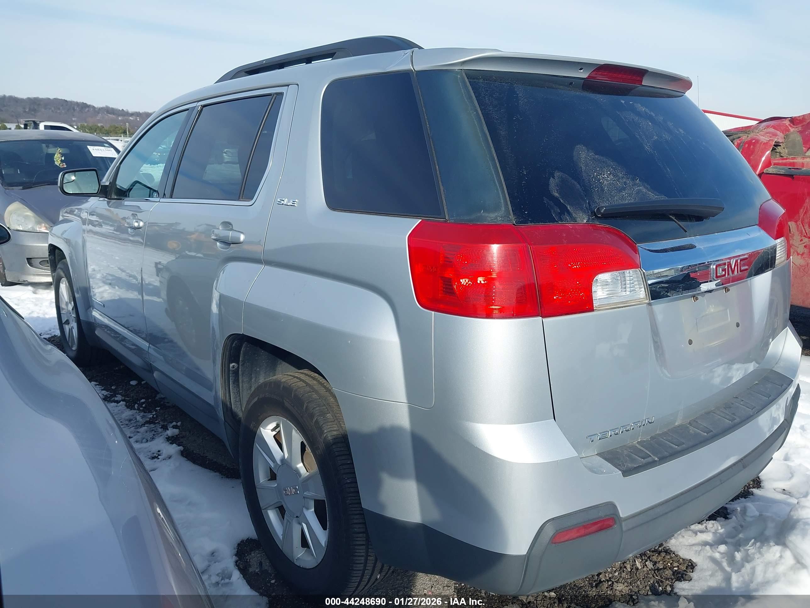 GMC TERRAIN image 3
