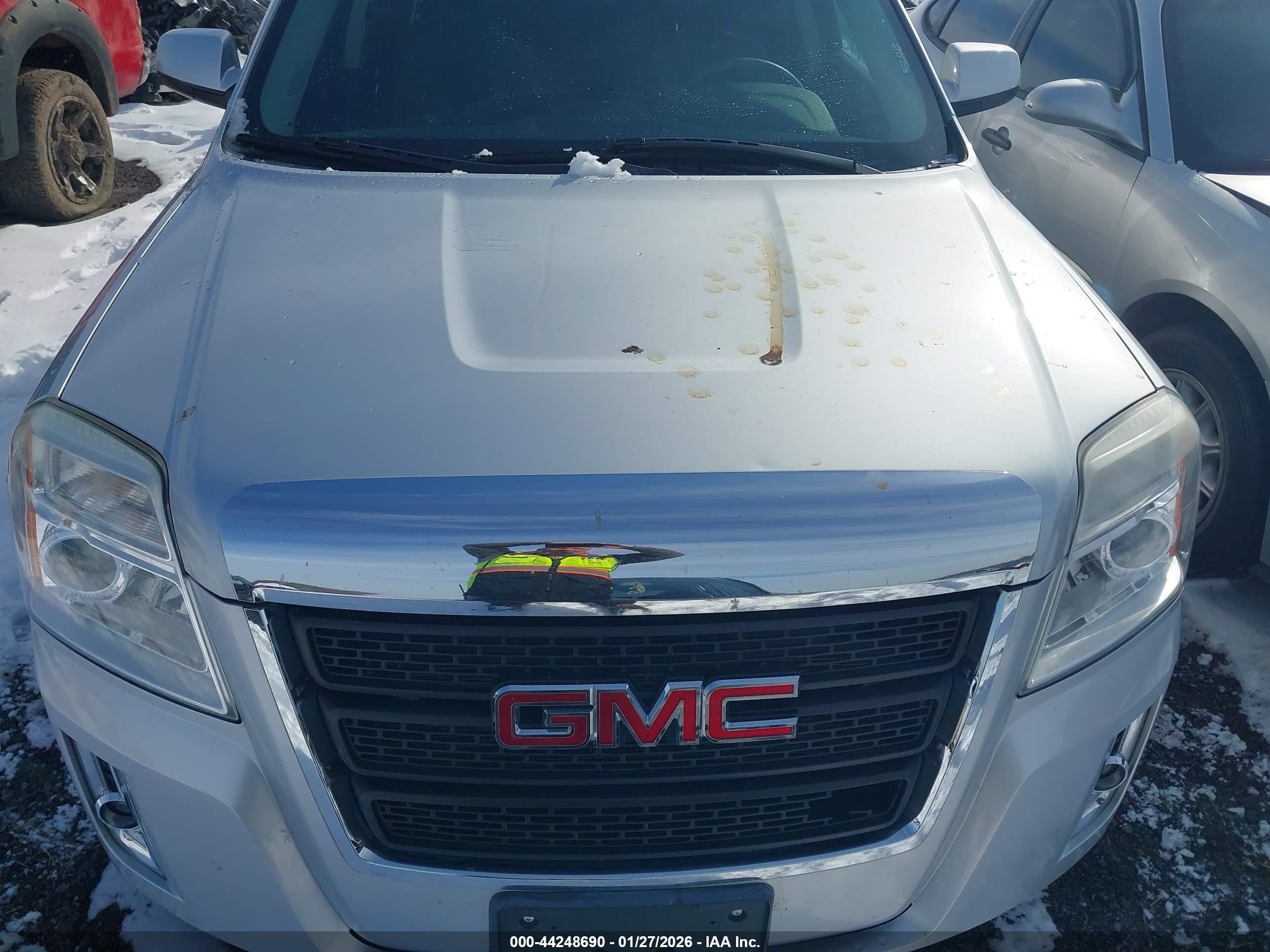 GMC TERRAIN image 6