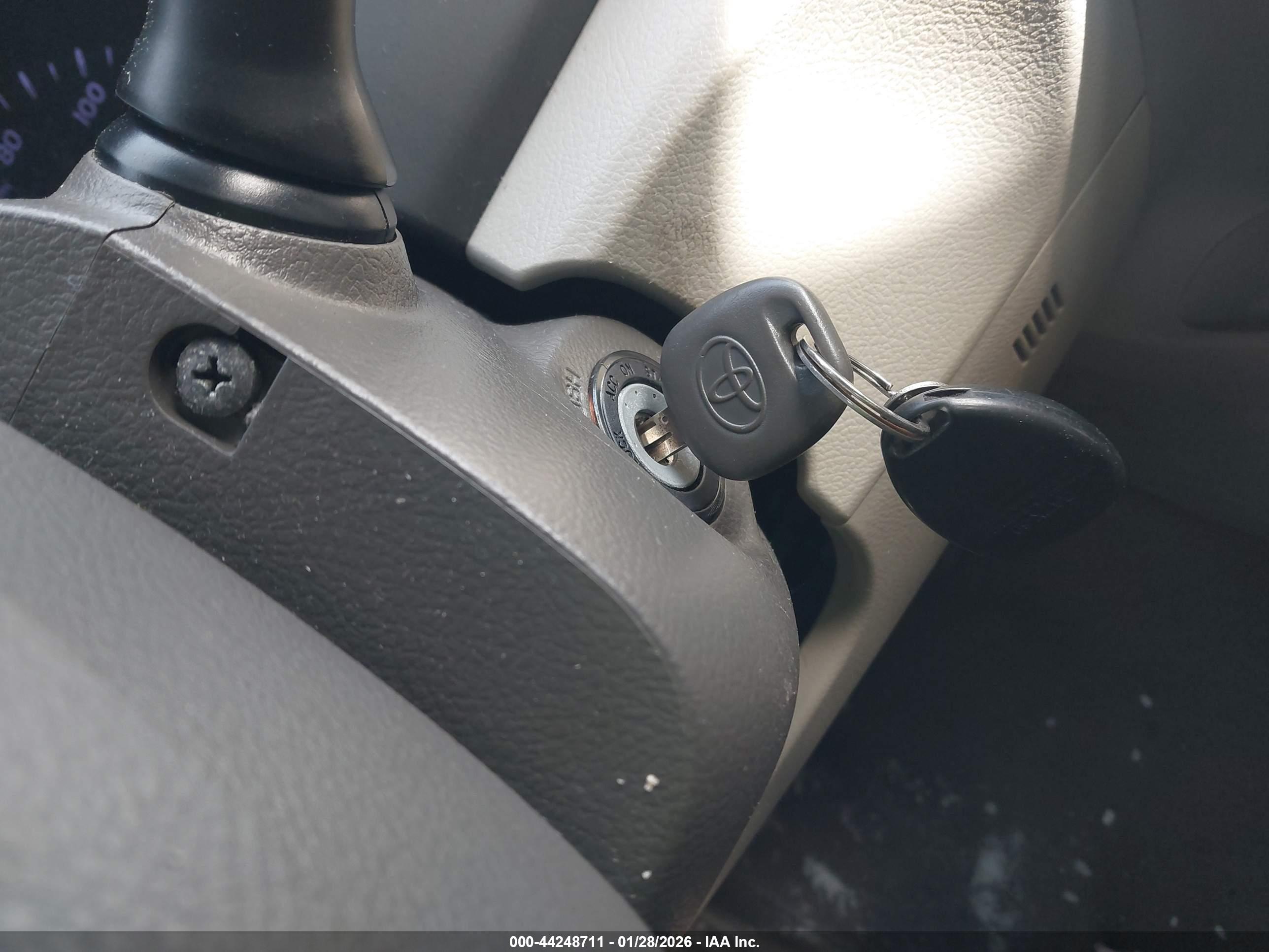 TOYOTA CAMRY image 11