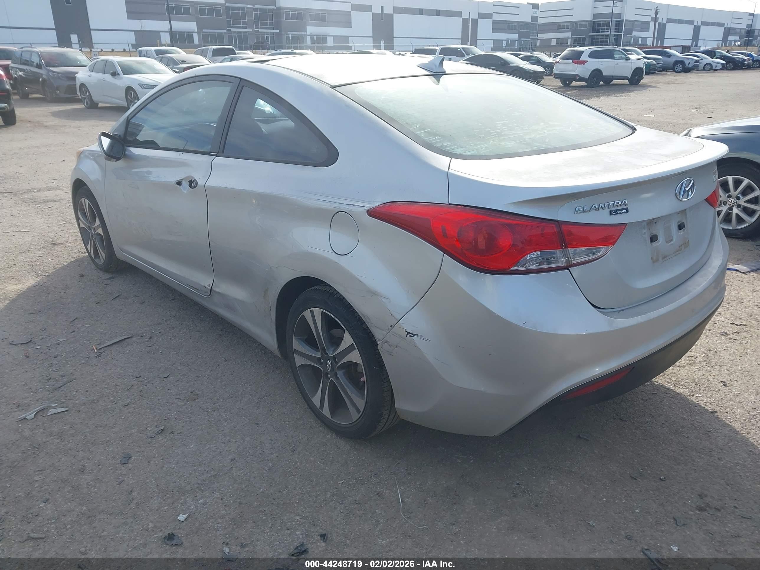 HYUNDAI ELANTRA image 3