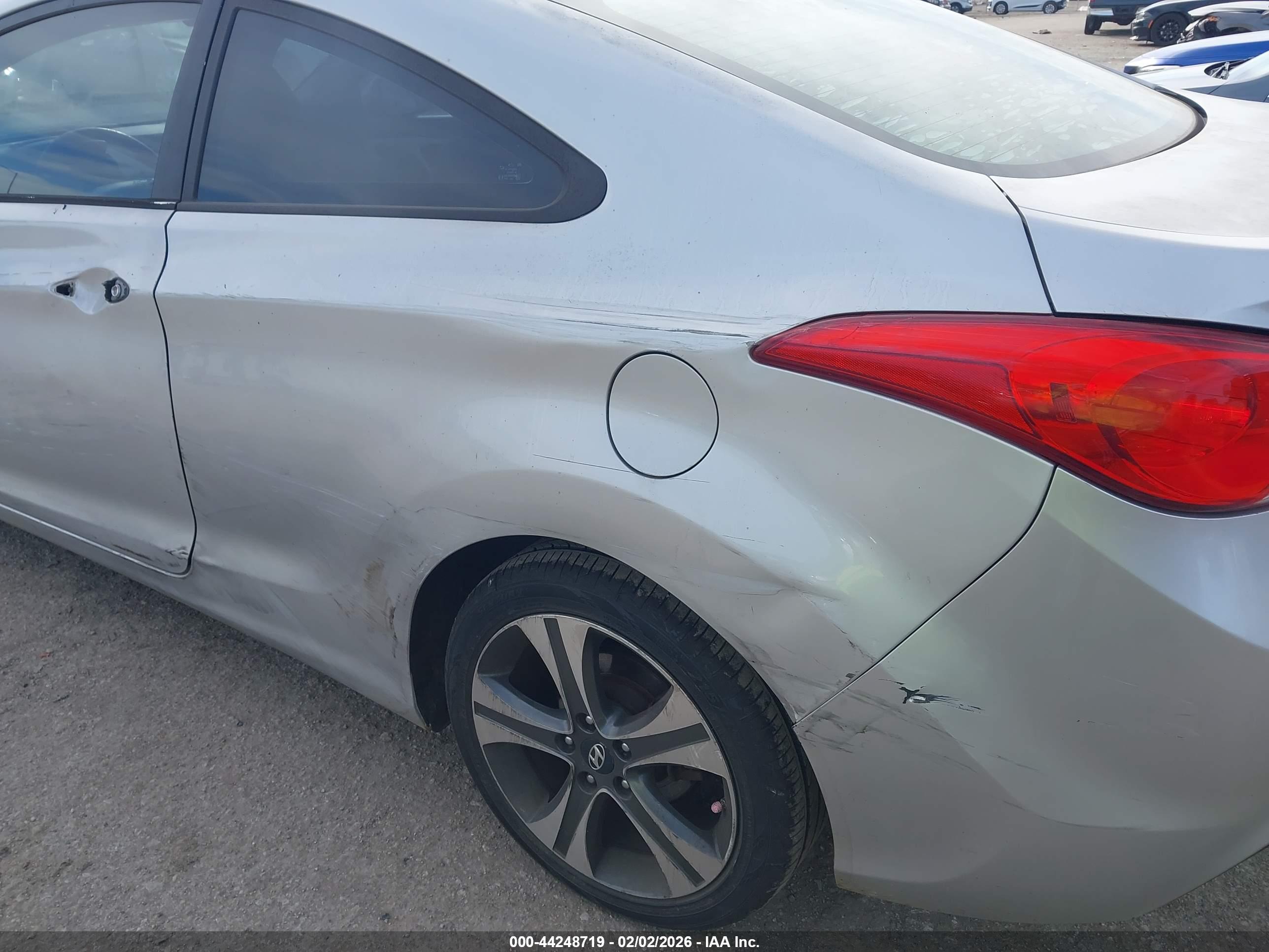 HYUNDAI ELANTRA image 6