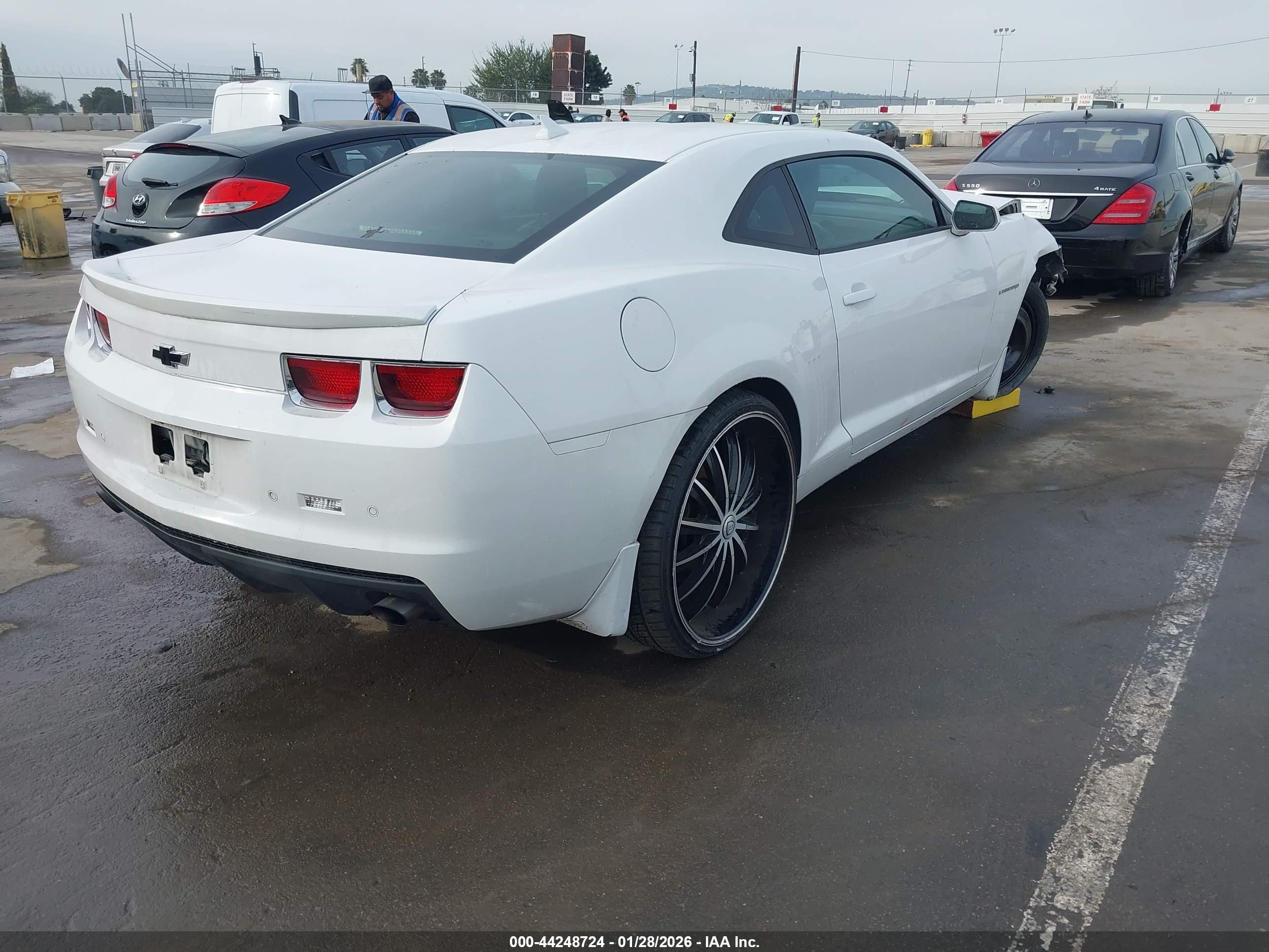 CHEVROLET CAMARO image 4