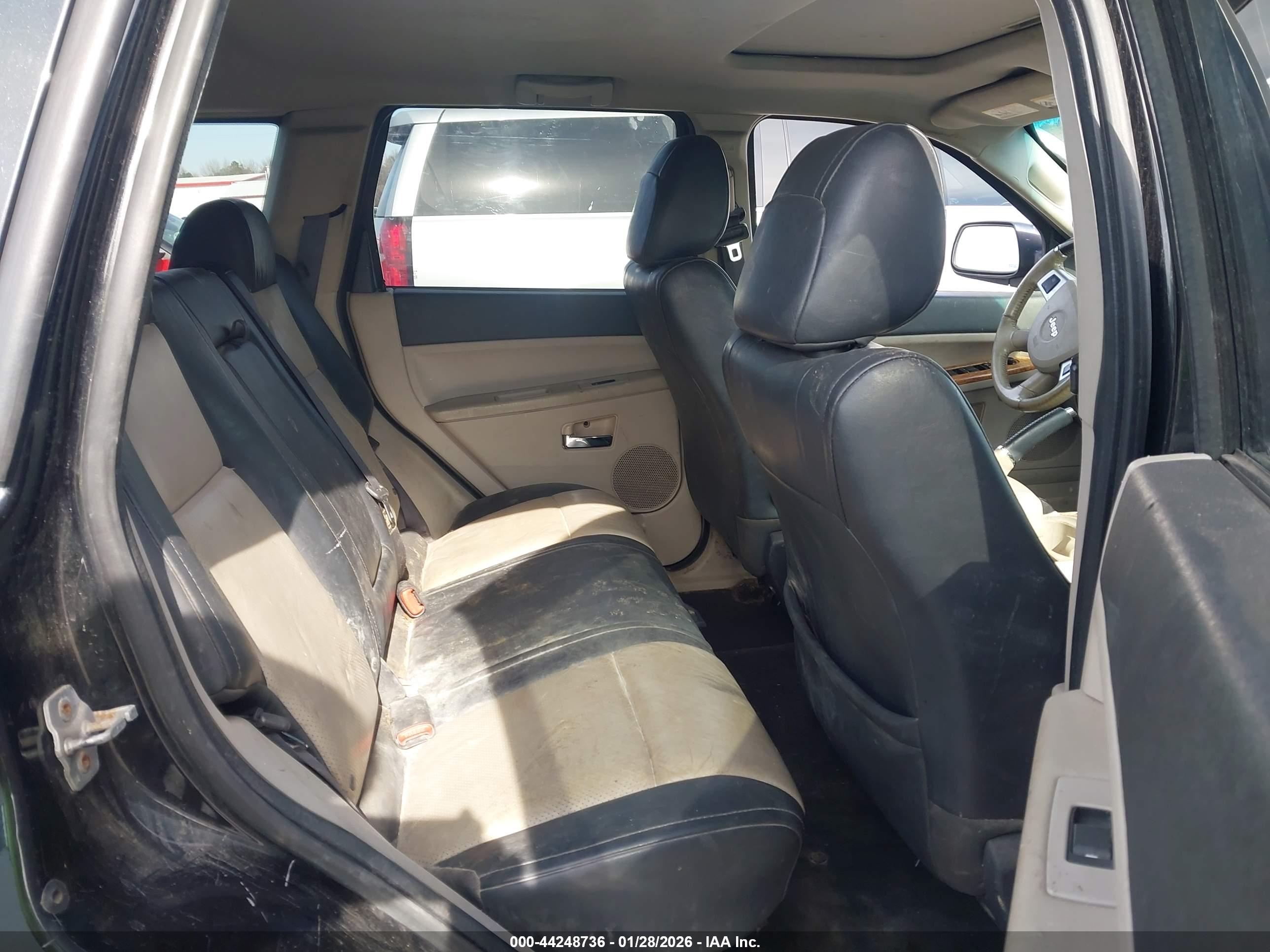 JEEP GRAND image 8