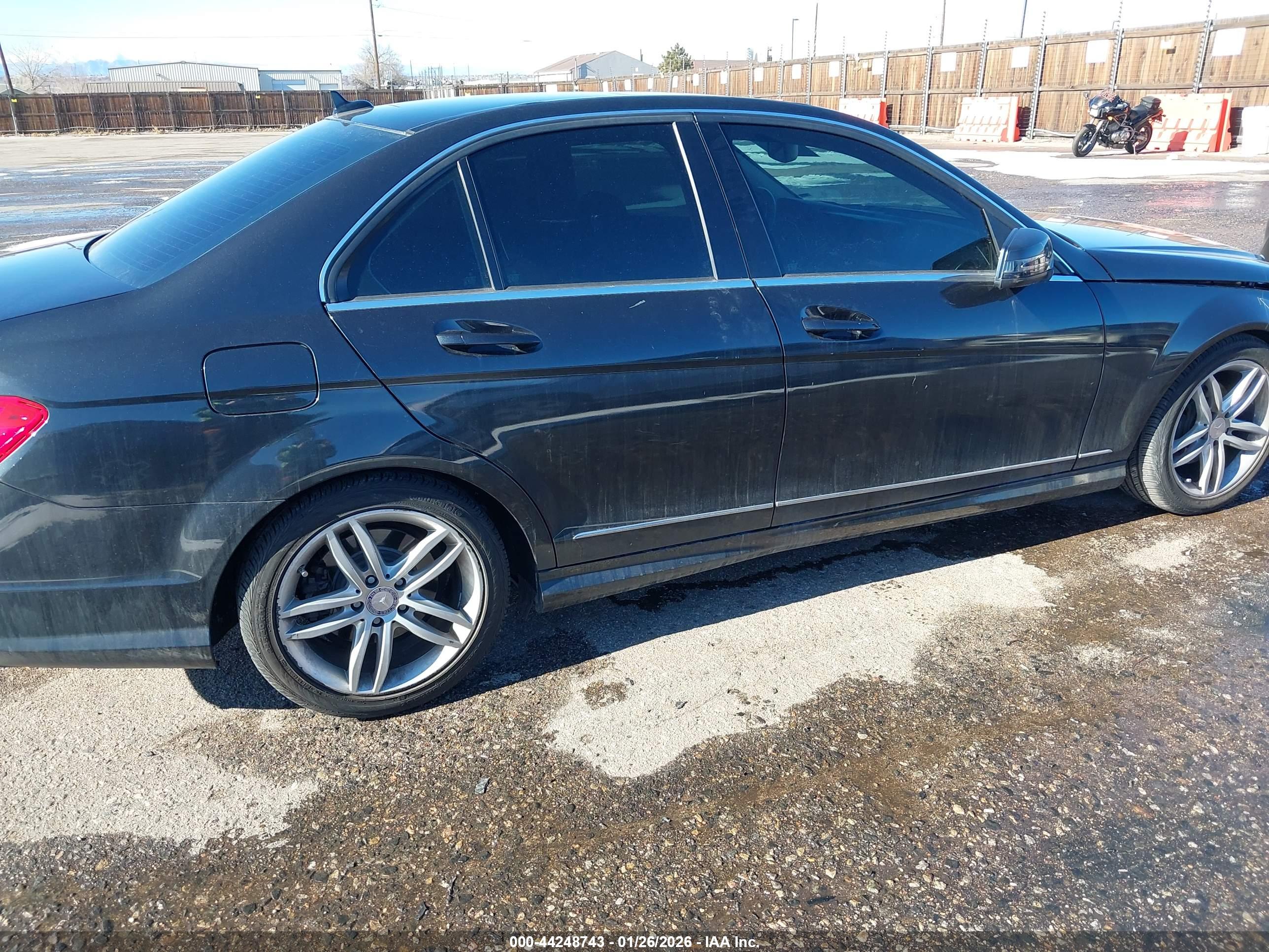 MERCEDES-BENZ C image 4