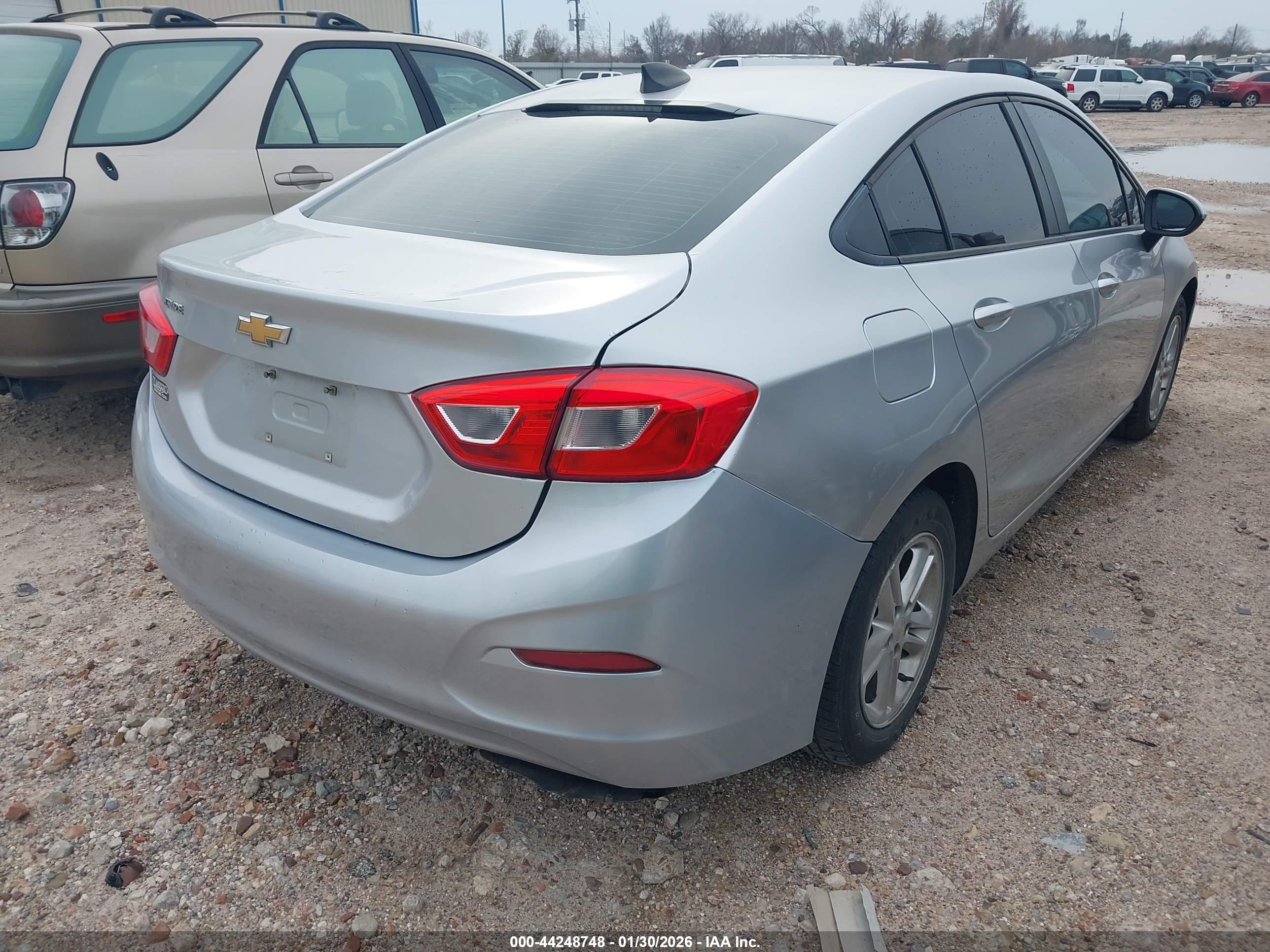 CHEVROLET CRUZE image 4