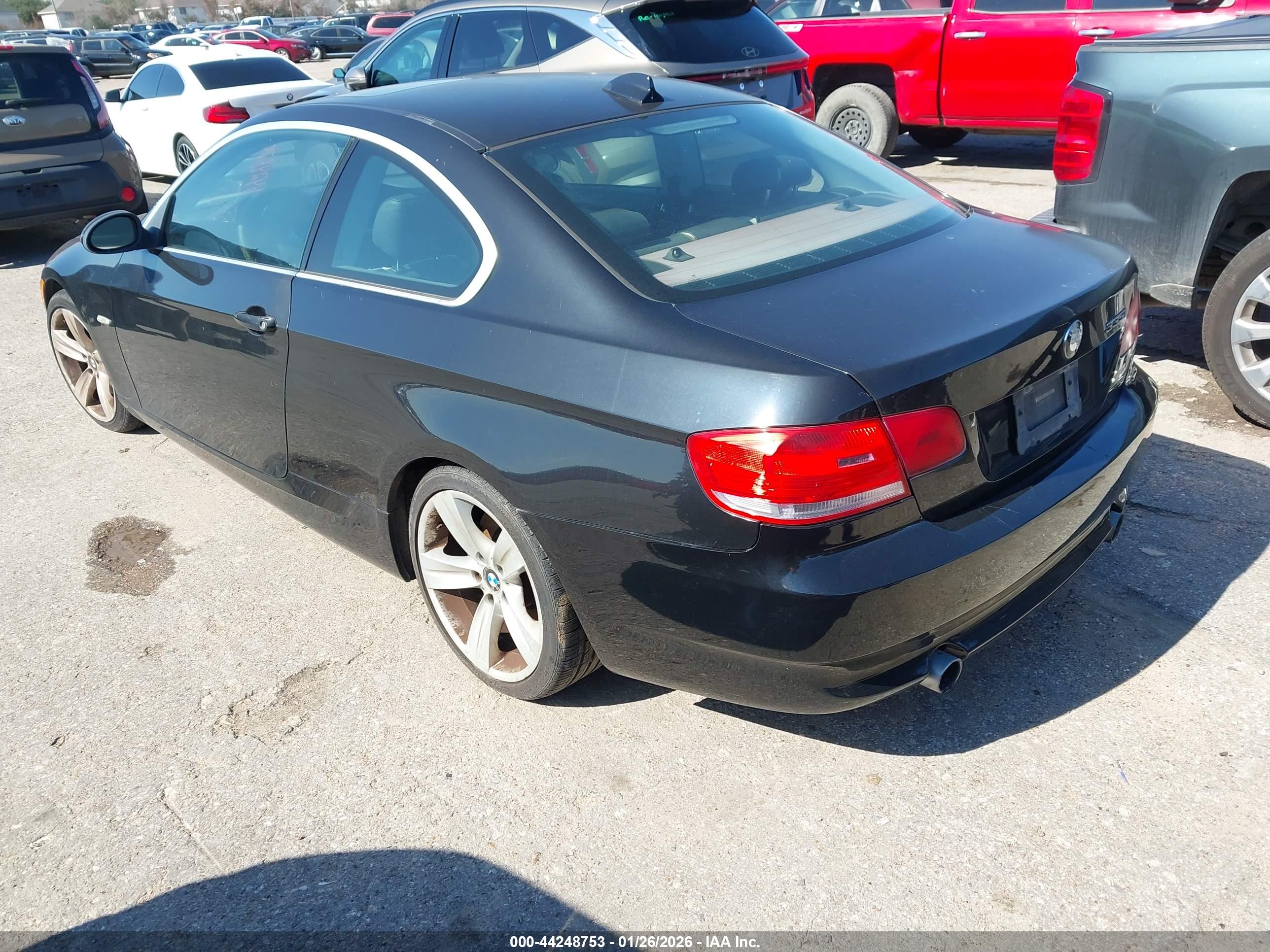 BMW 335I image 3