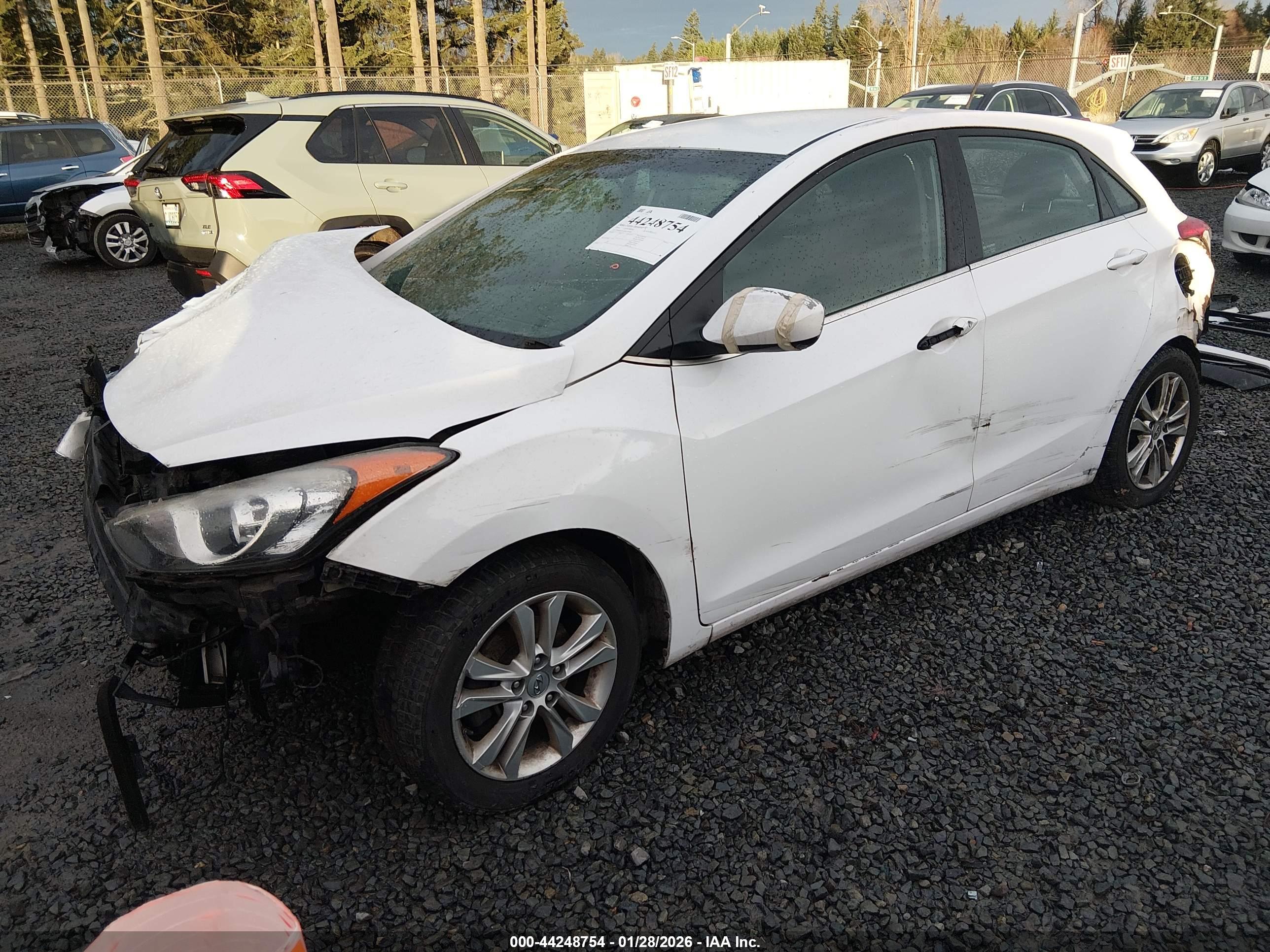 HYUNDAI ELANTRA image 2