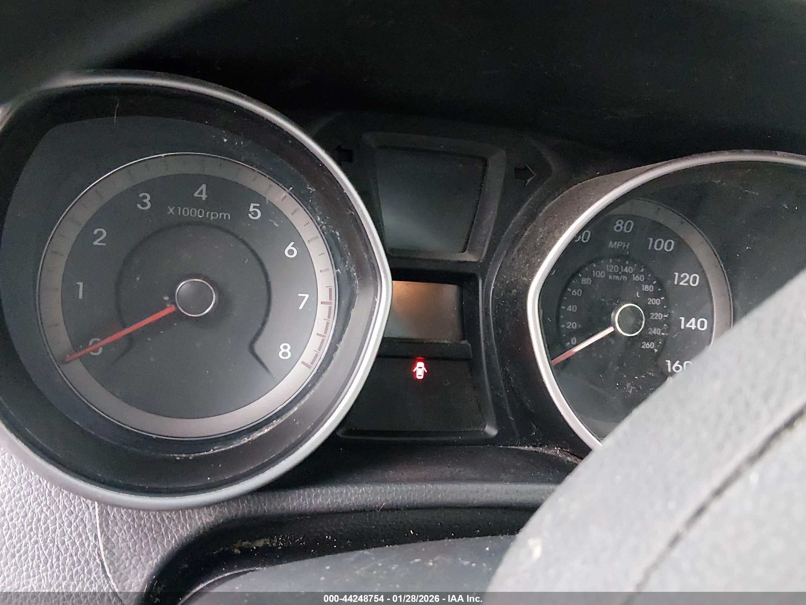 HYUNDAI ELANTRA image 7