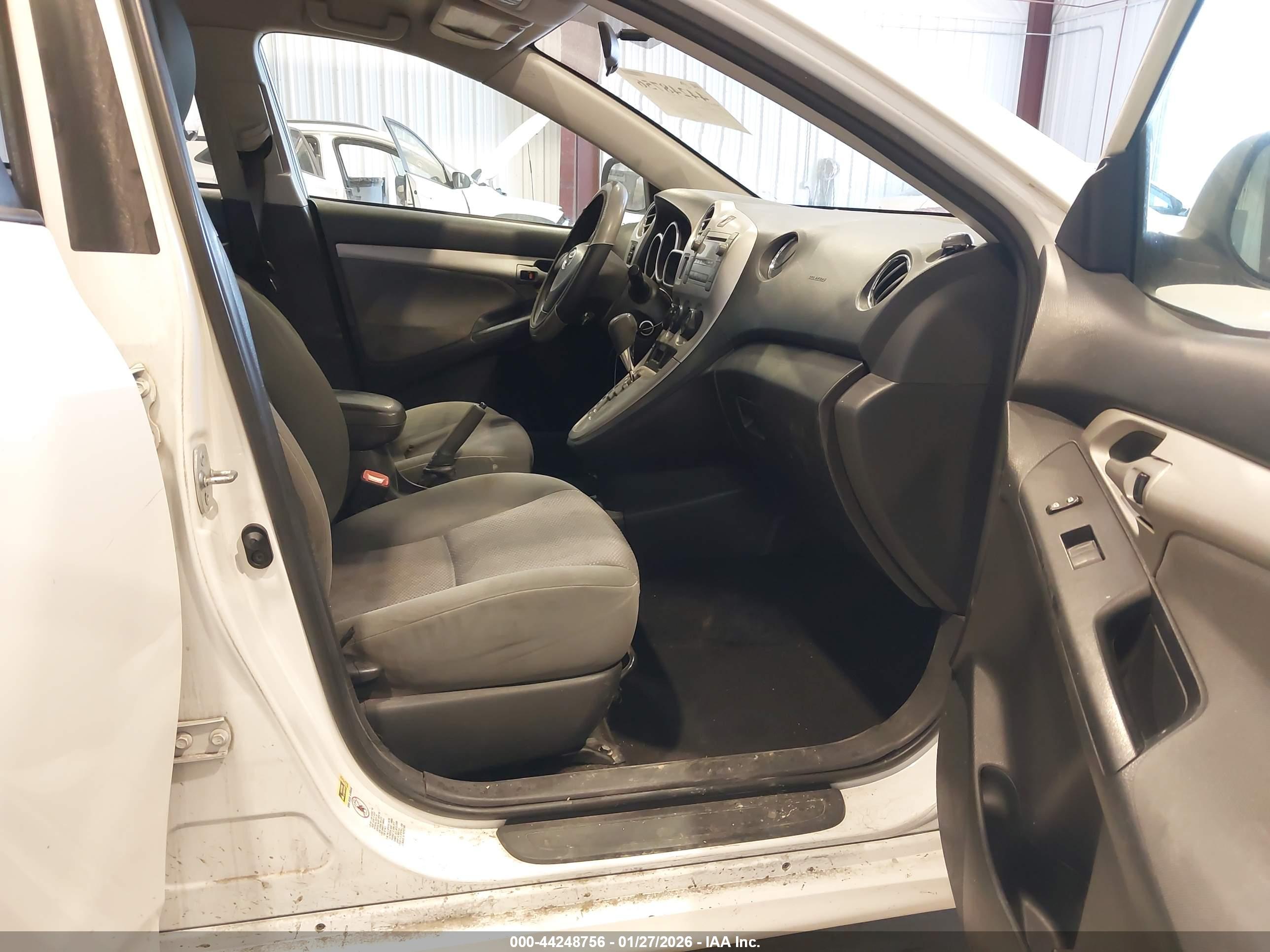 TOYOTA MATRIX image 5