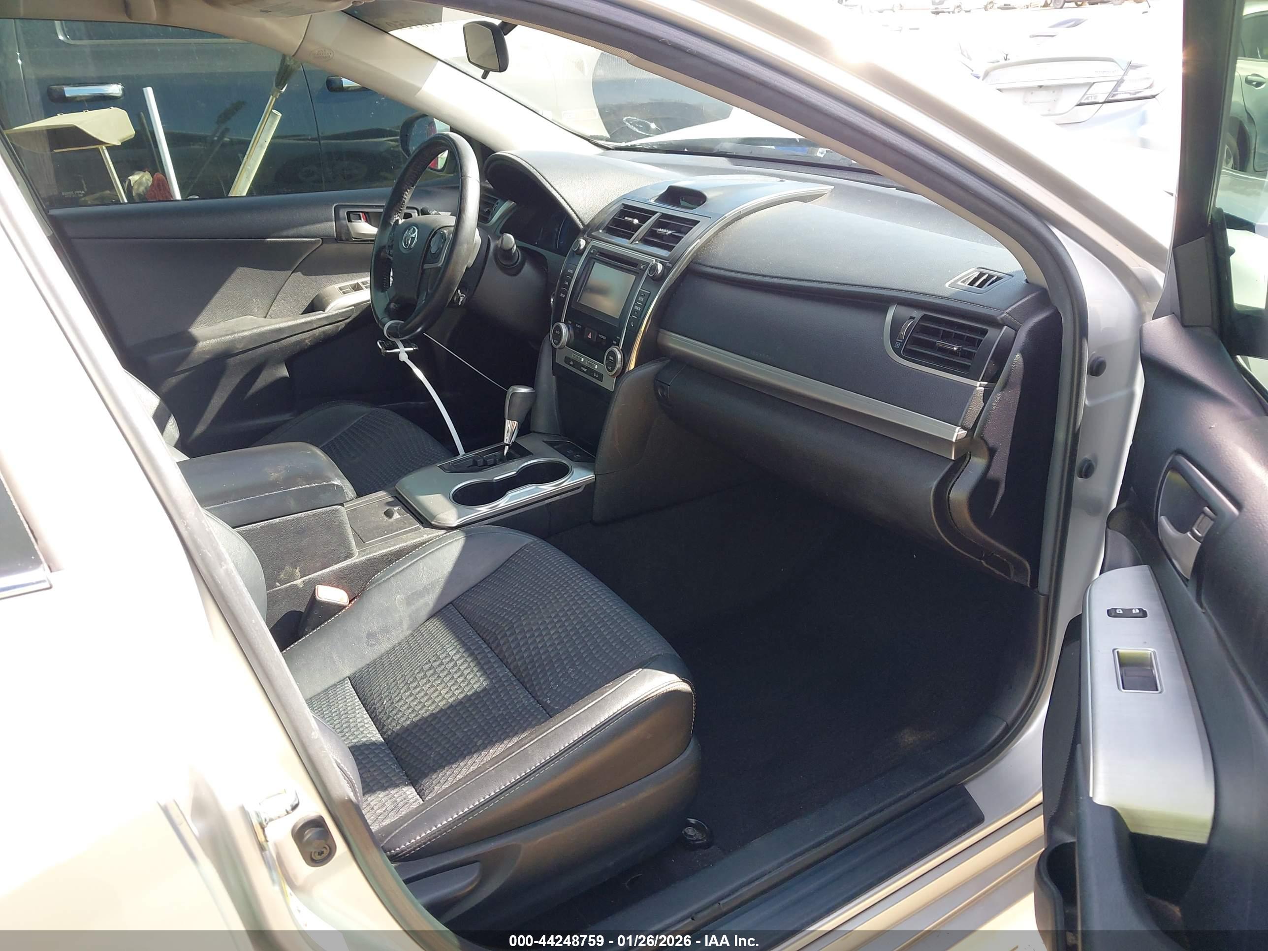 TOYOTA CAMRY image 5