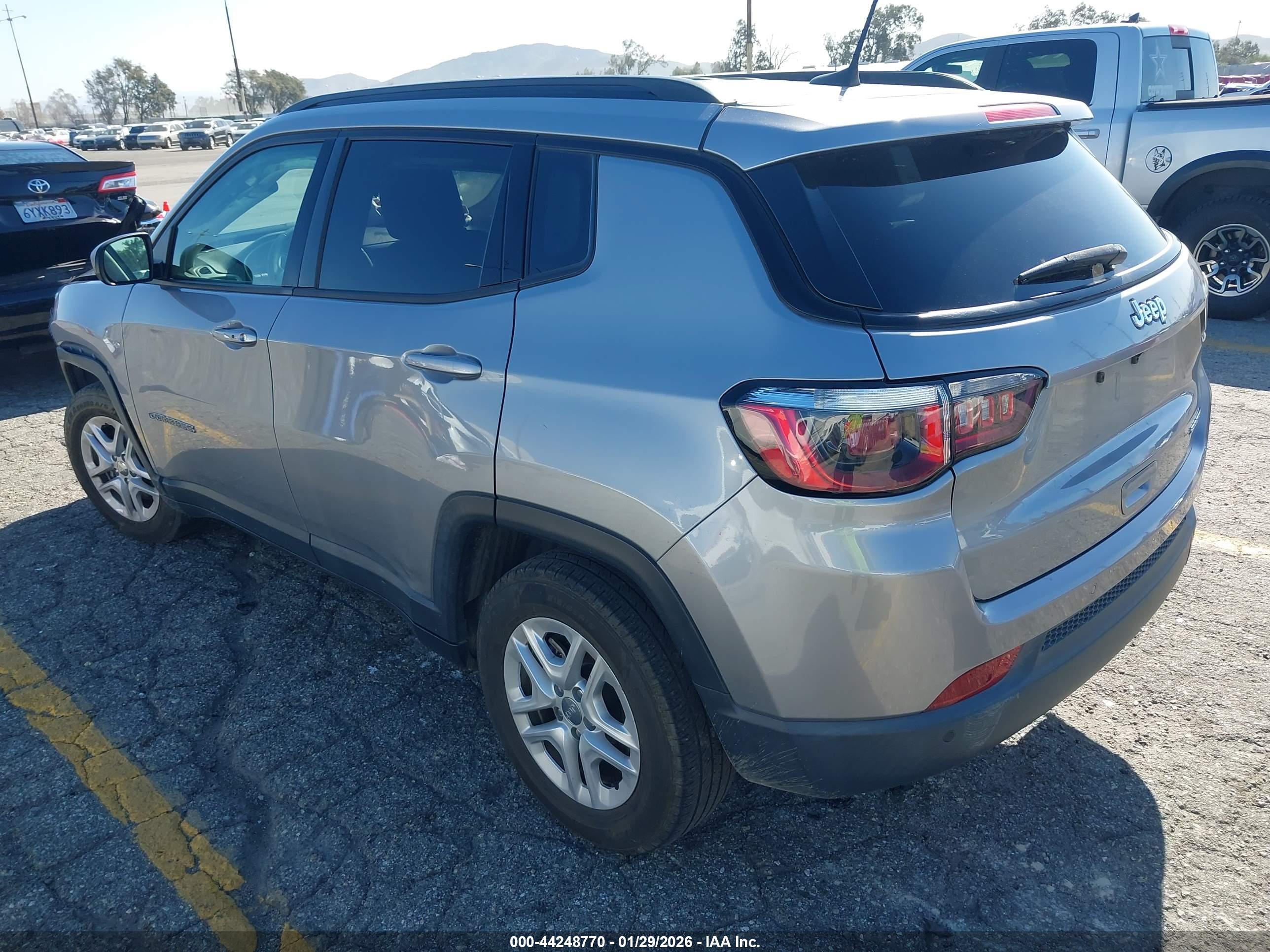 JEEP COMPASS image 3