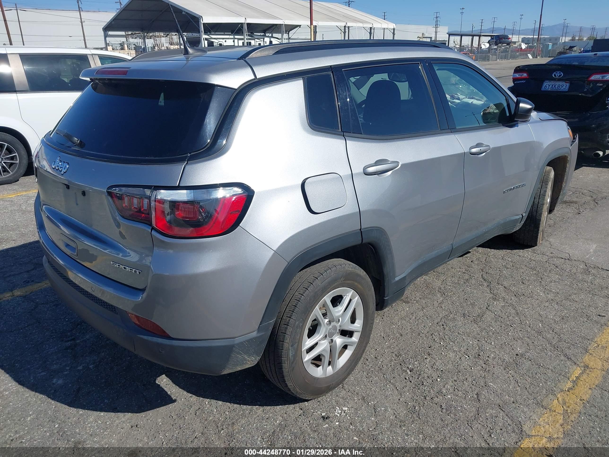 JEEP COMPASS image 4