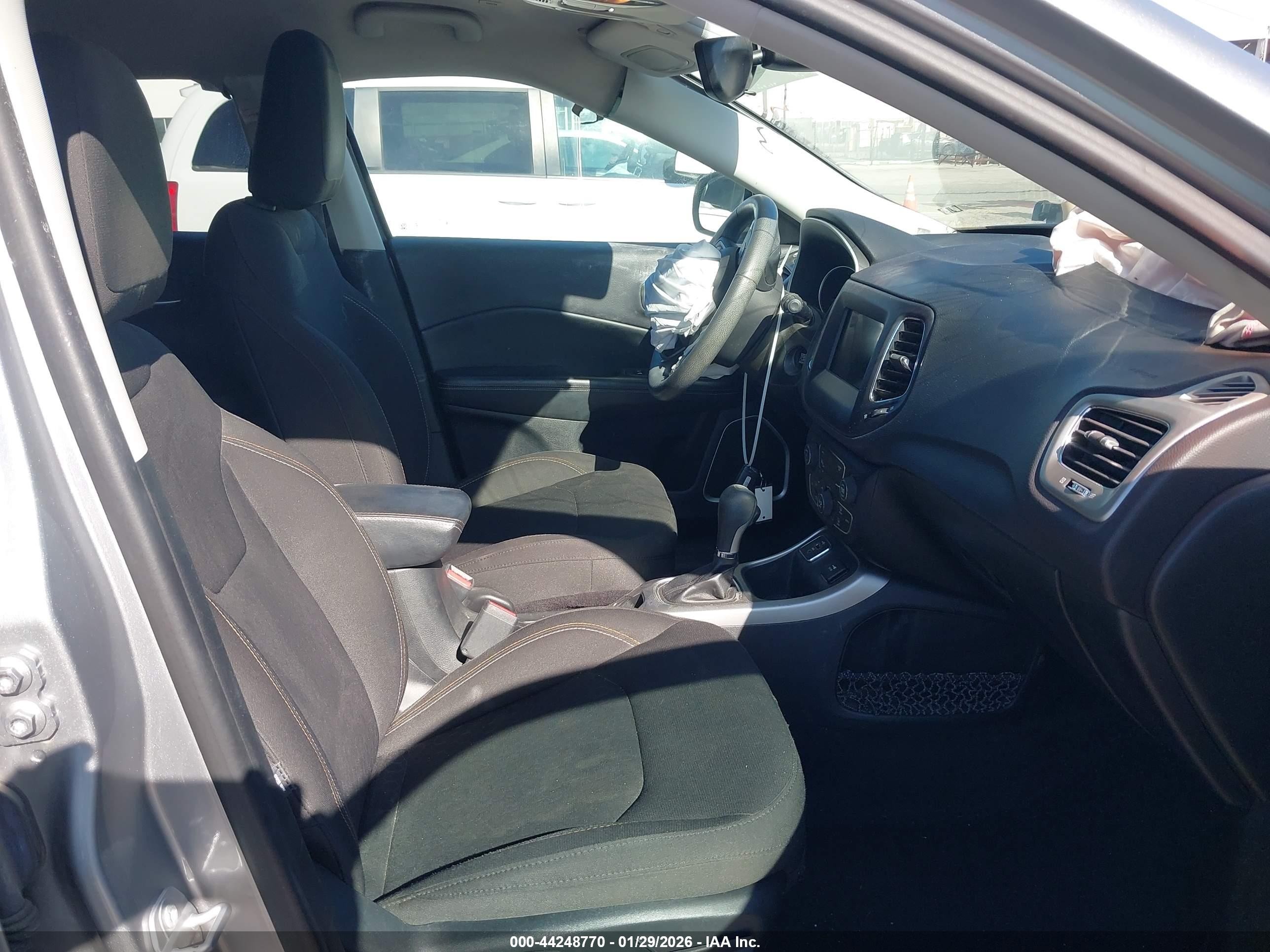 JEEP COMPASS image 5