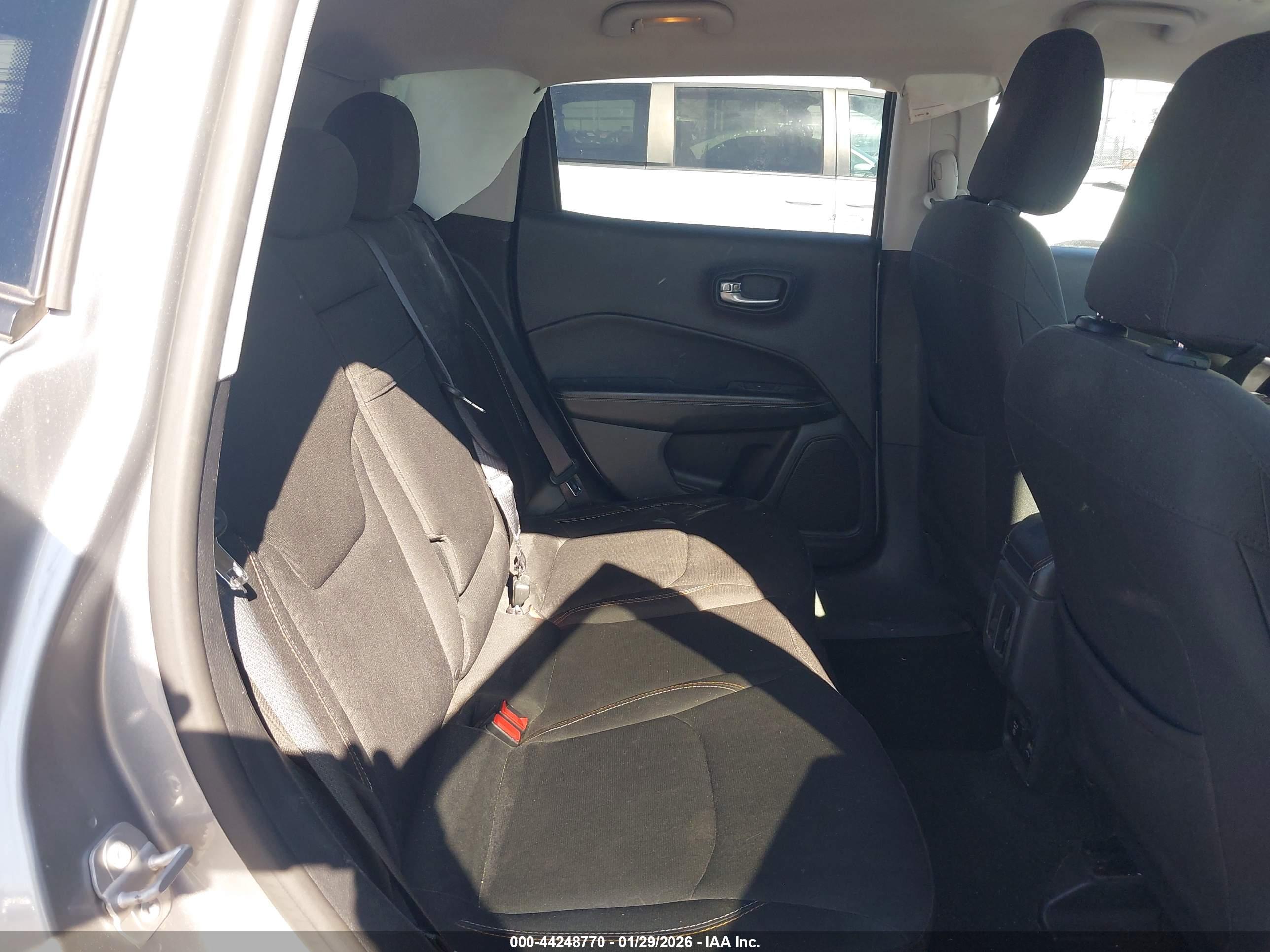 JEEP COMPASS image 8