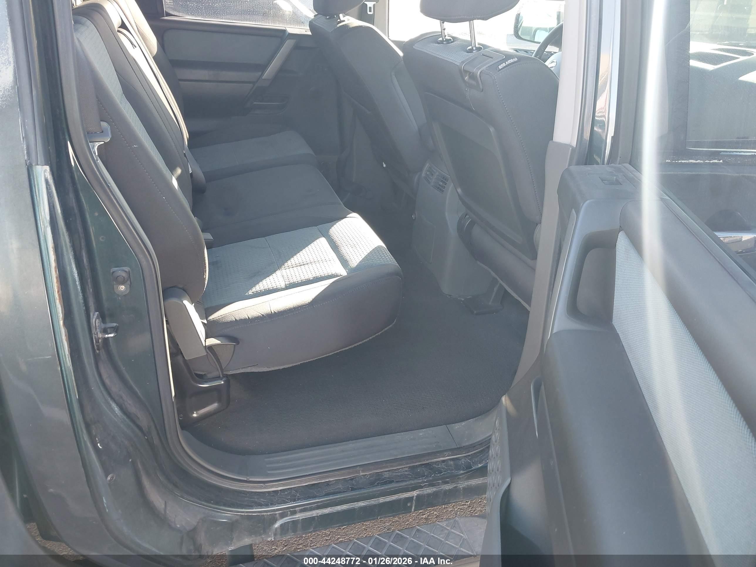 NISSAN TITAN image 8