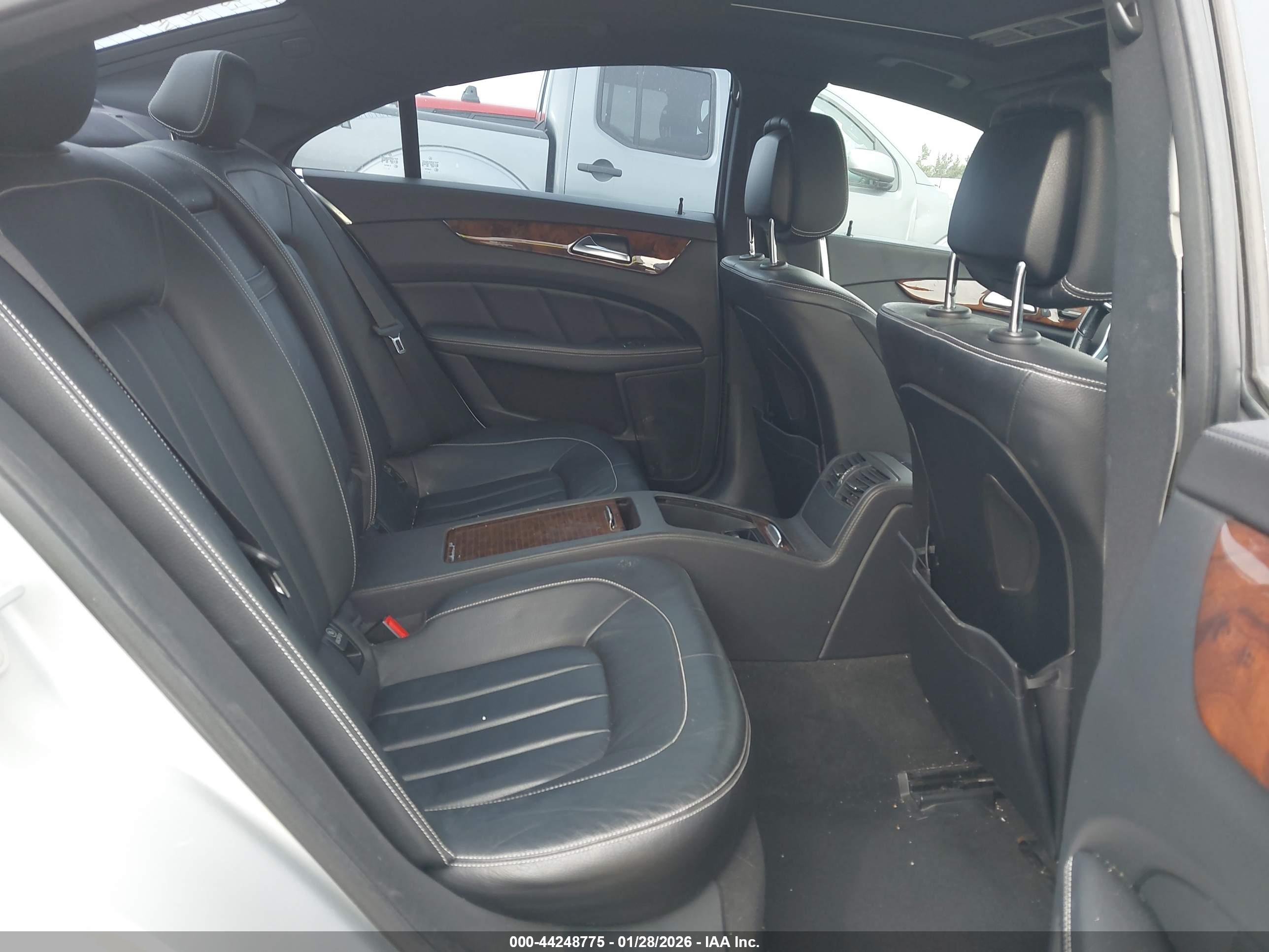 MERCEDES-BENZ CLS image 8