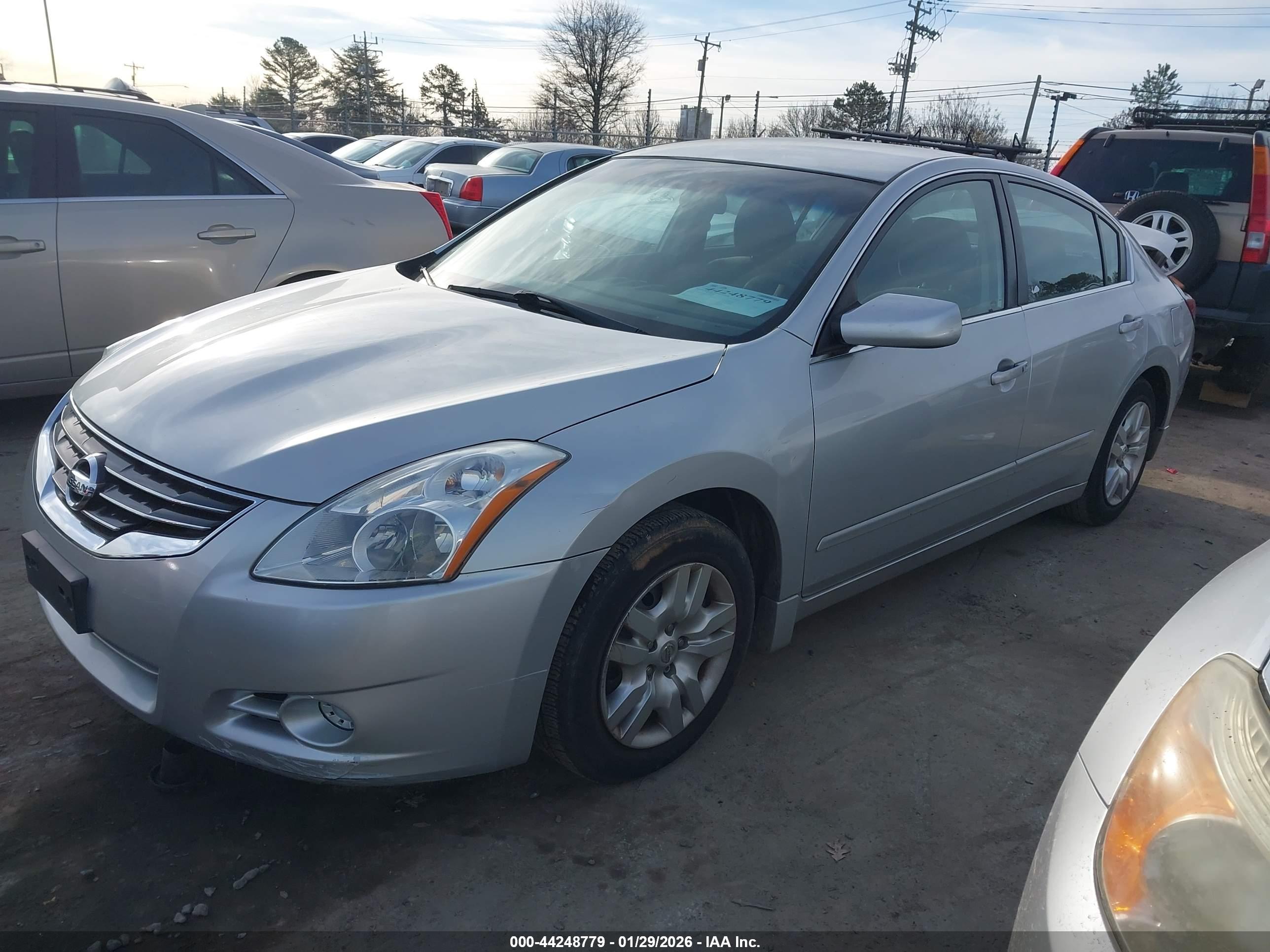 NISSAN ALTIMA image 2