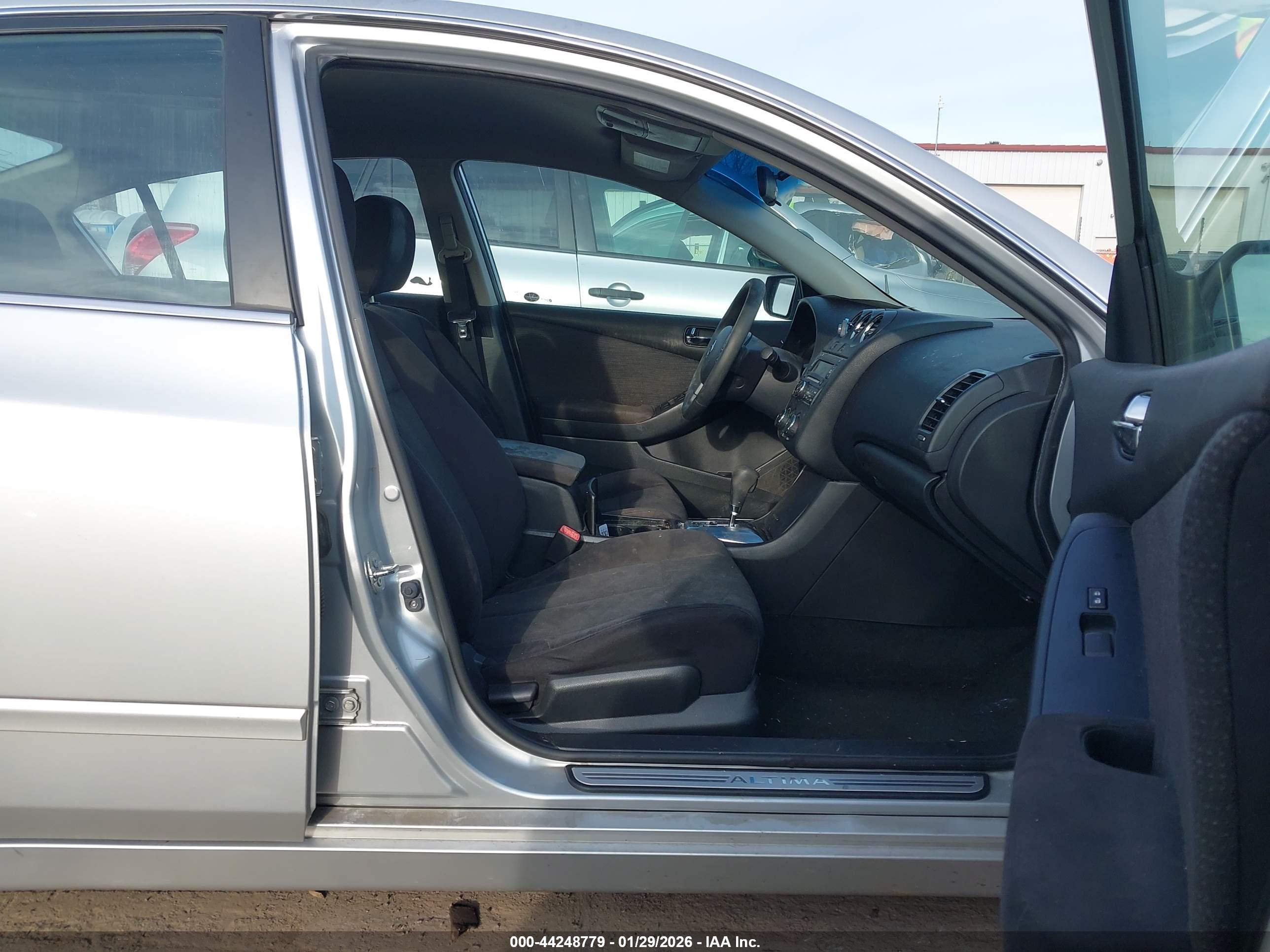 NISSAN ALTIMA image 5